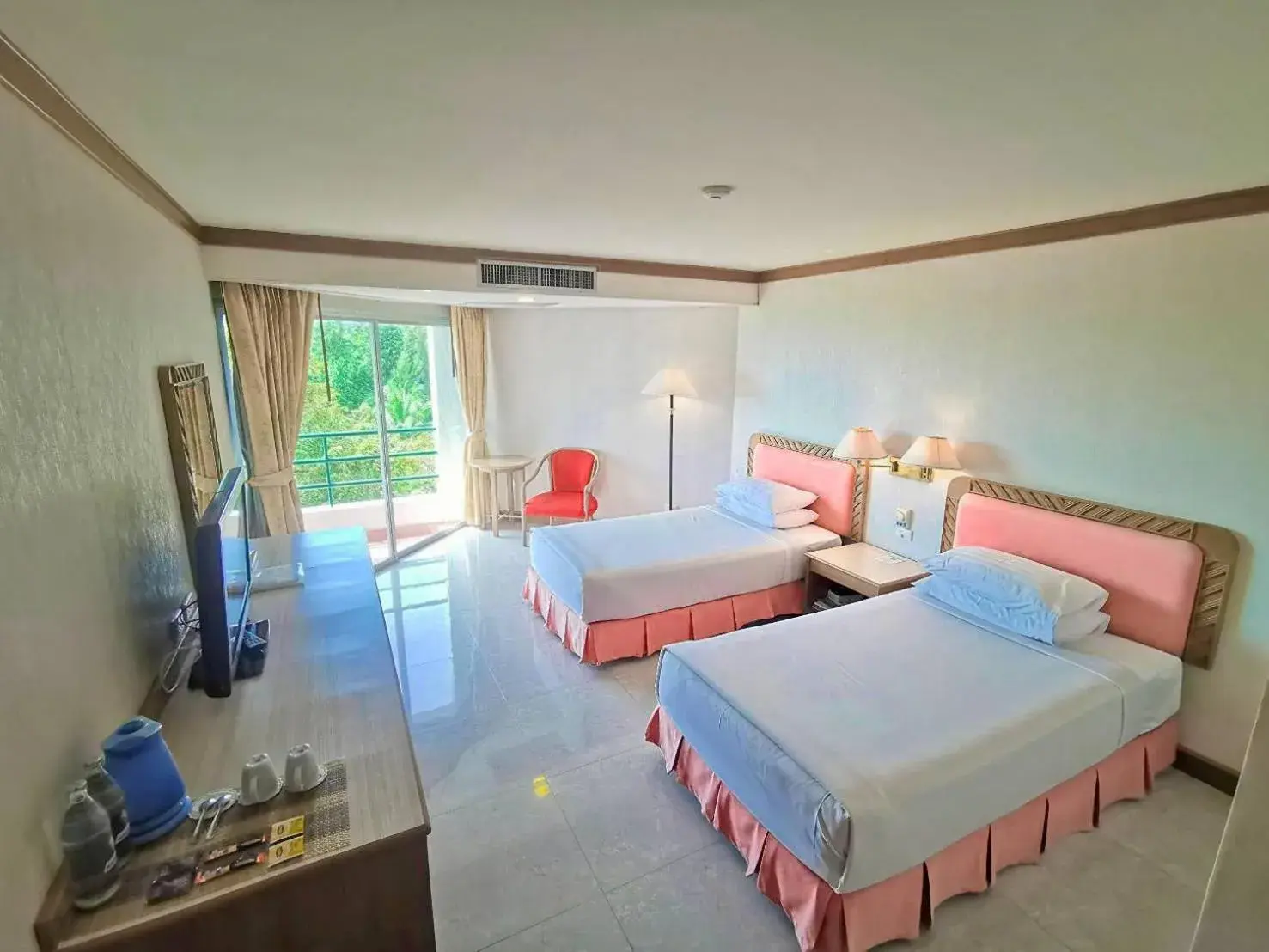 Superior Twin Room in Khanom Golden Beach Hotel Superior Twin Room in Khanom Golden Beach Hotel