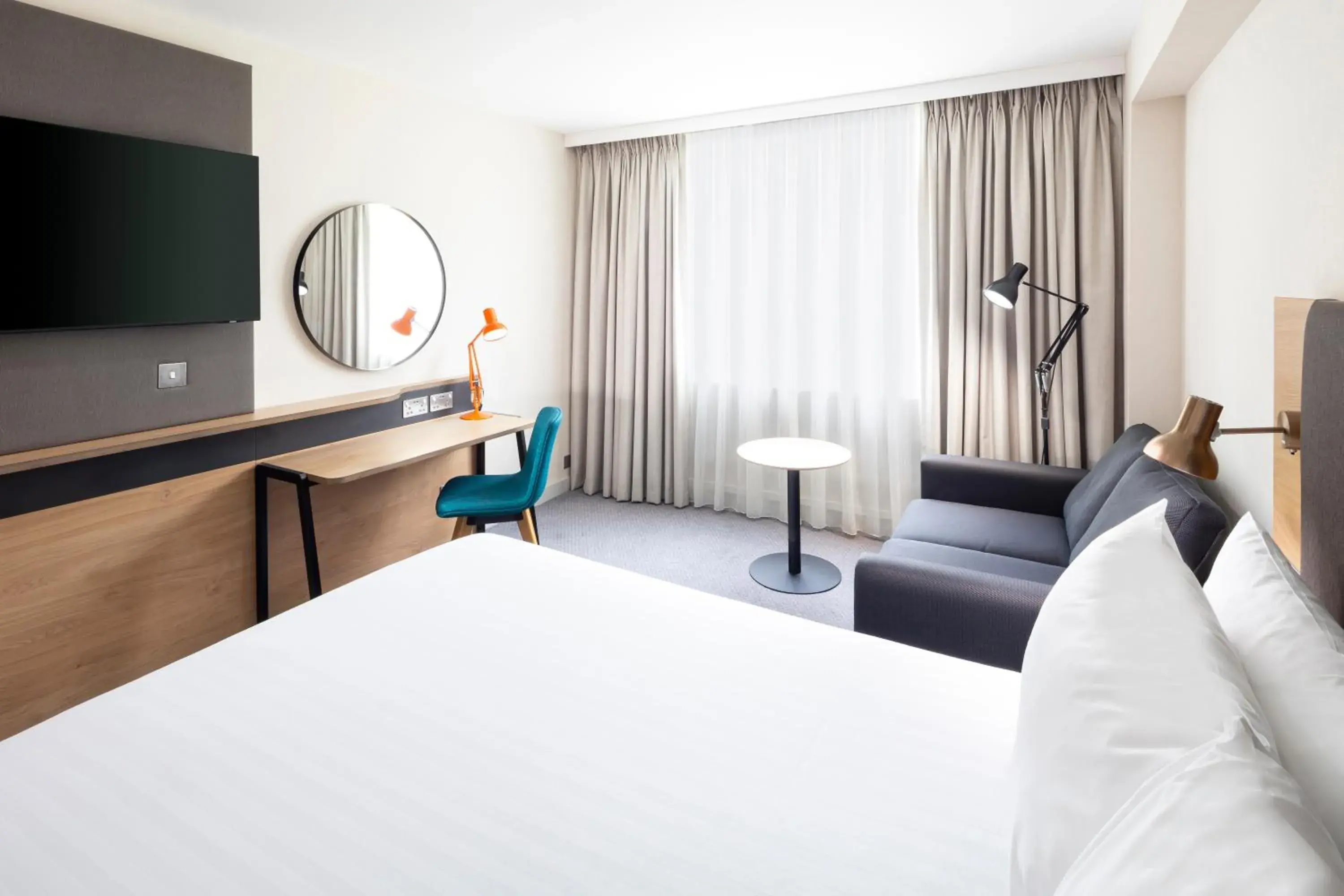 Standard Room with Two Single Beds - Accessible in Holiday Inn Coventry M6, J2 by IHG Standard Room with Two Single Beds - Accessible in Holiday Inn Coventry M6, J2 by IHG