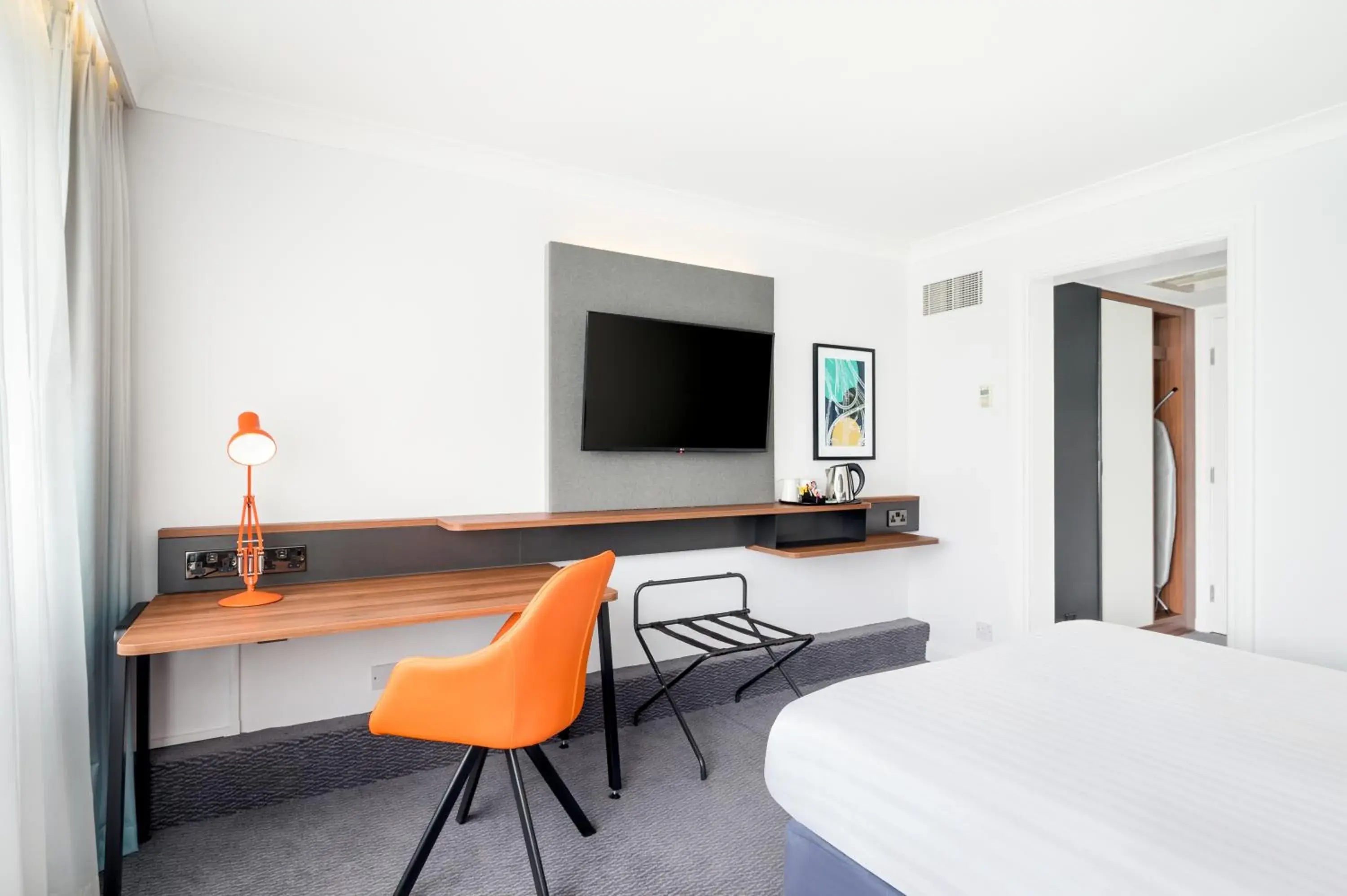 Single Room in Holiday Inn Birmingham M6, Jct7 by IHG Single Room in Holiday Inn Birmingham M6, Jct7 by IHG