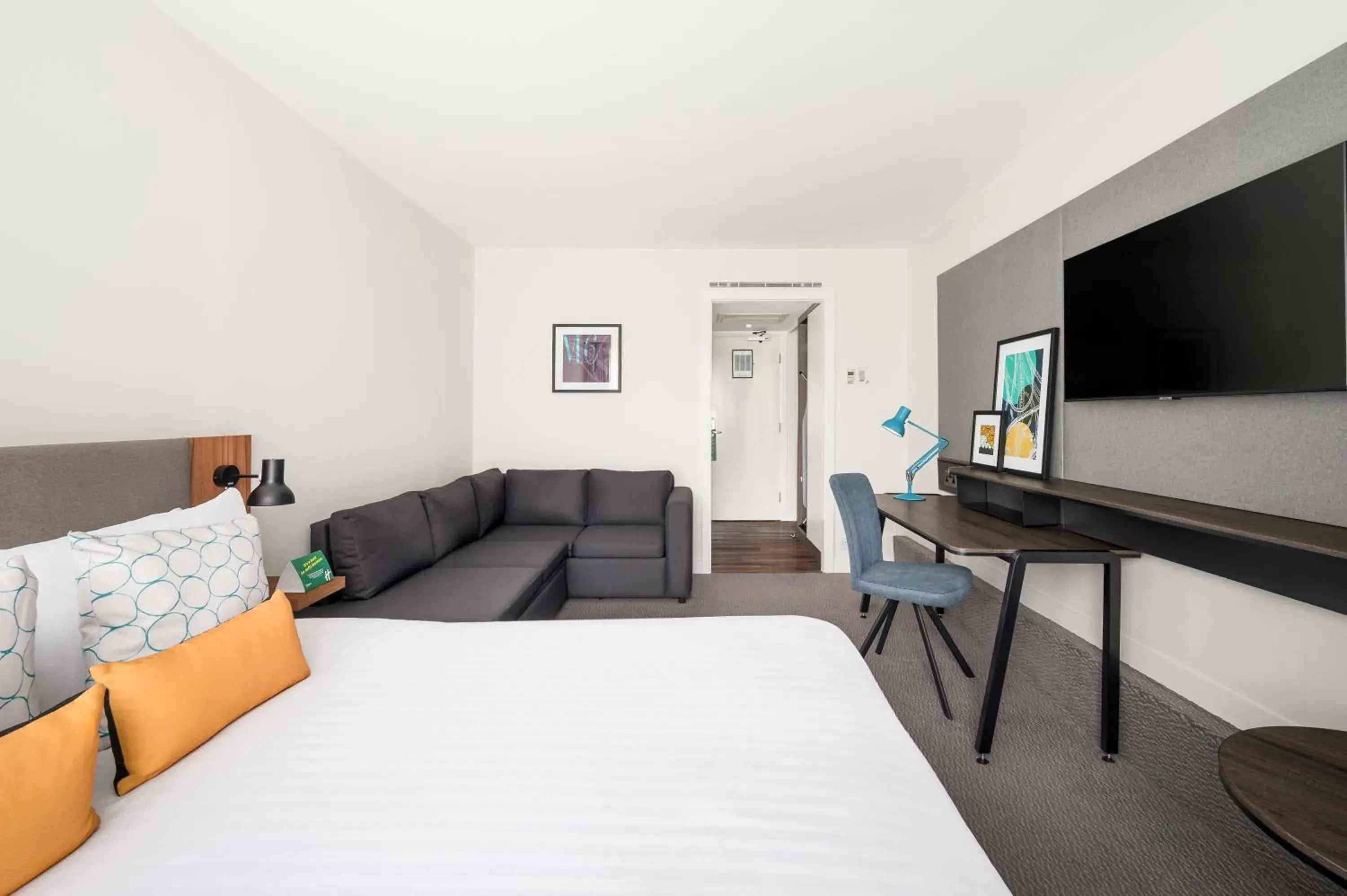 Standard Double Room with Sofa Bed in Holiday Inn Birmingham M6, Jct7 by IHG Standard Double Room with Sofa Bed in Holiday Inn Birmingham M6, Jct7 by IHG