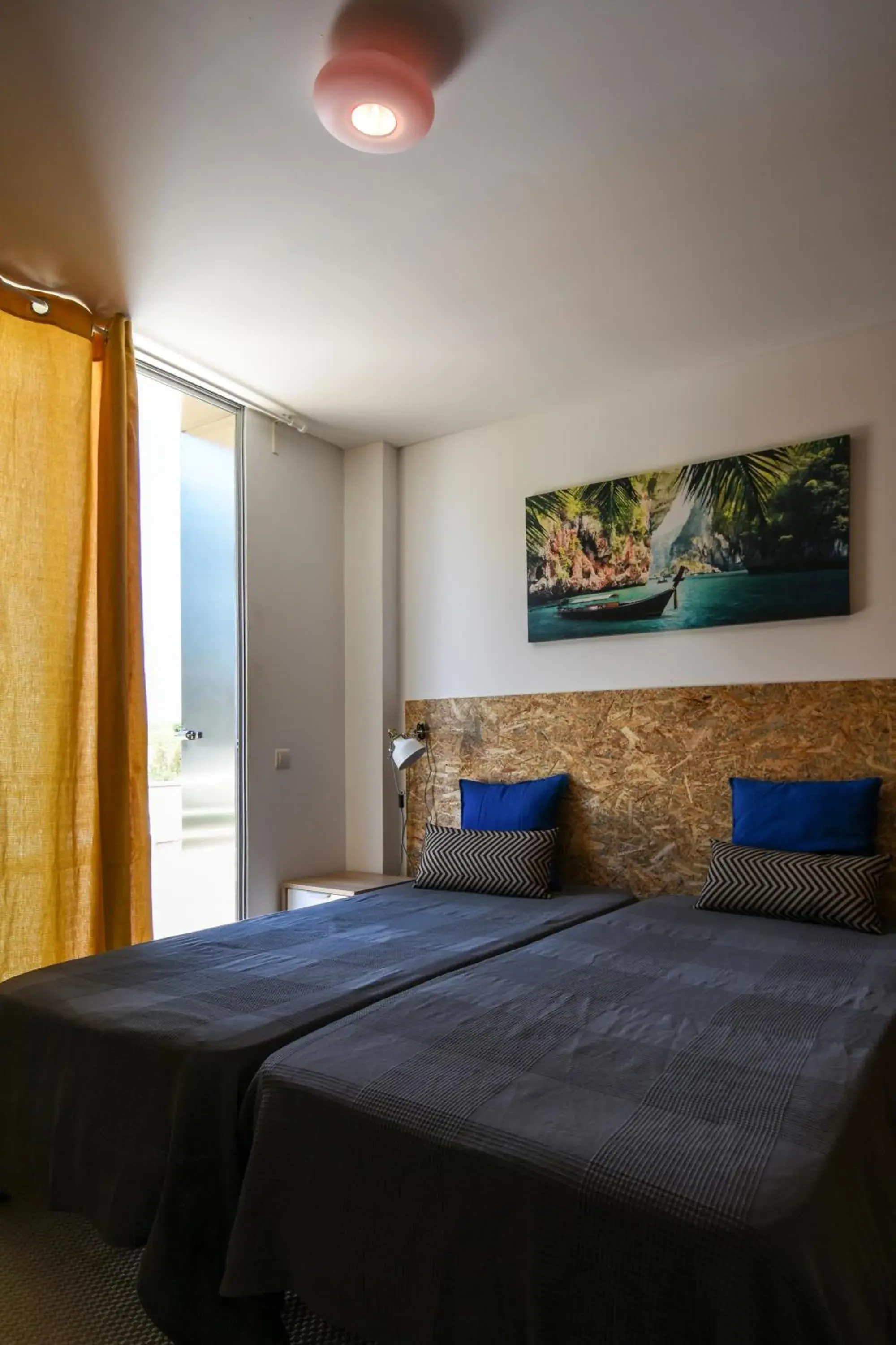 Large Twin Room with Shared Bathroom in Pé na Areia - Guest House Large Twin Room with Shared Bathroom in Pé na Areia - Guest House