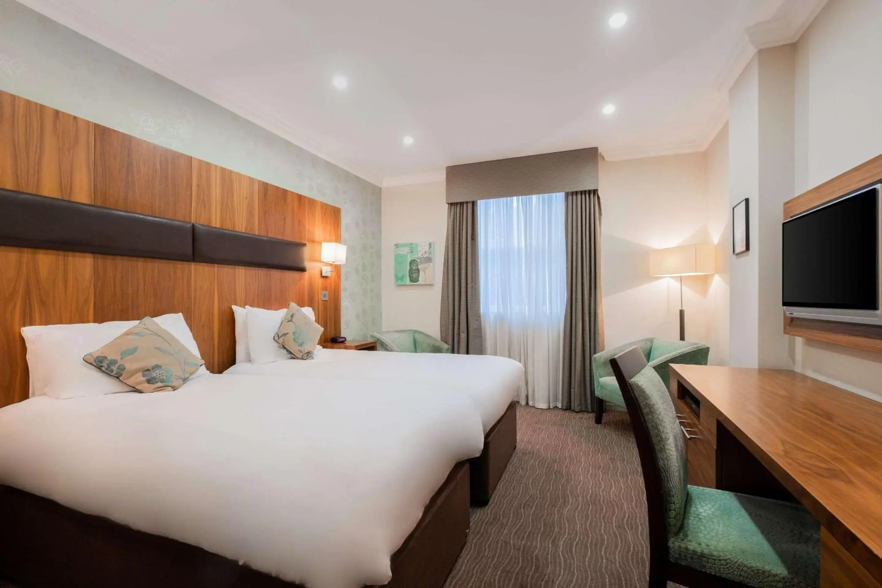 Twin Room - Non-Smoking in Ramada by Wyndham Cheltenham Twin Room - Non-Smoking in Ramada by Wyndham Cheltenham