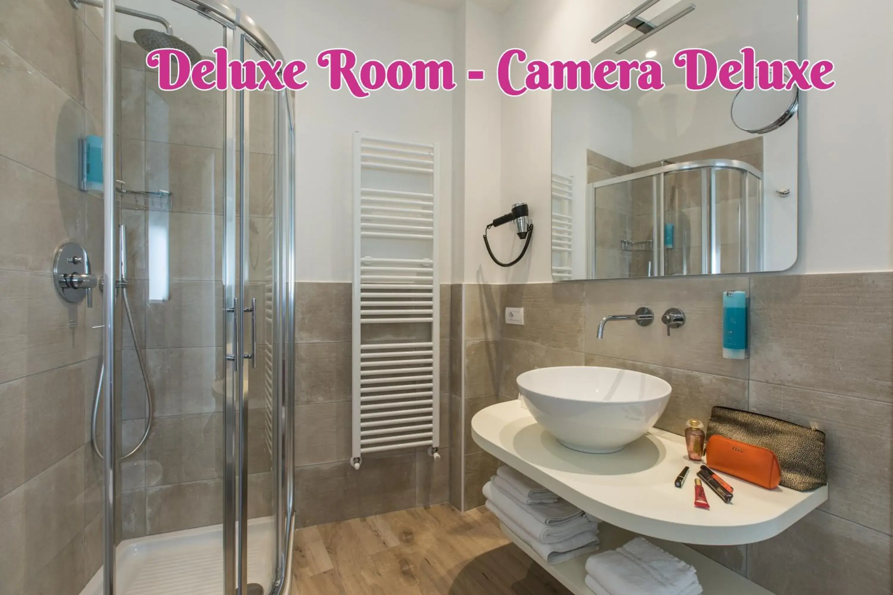 Deluxe Double or Twin Room in Hotel Luxor Deluxe Double or Twin Room in Hotel Luxor