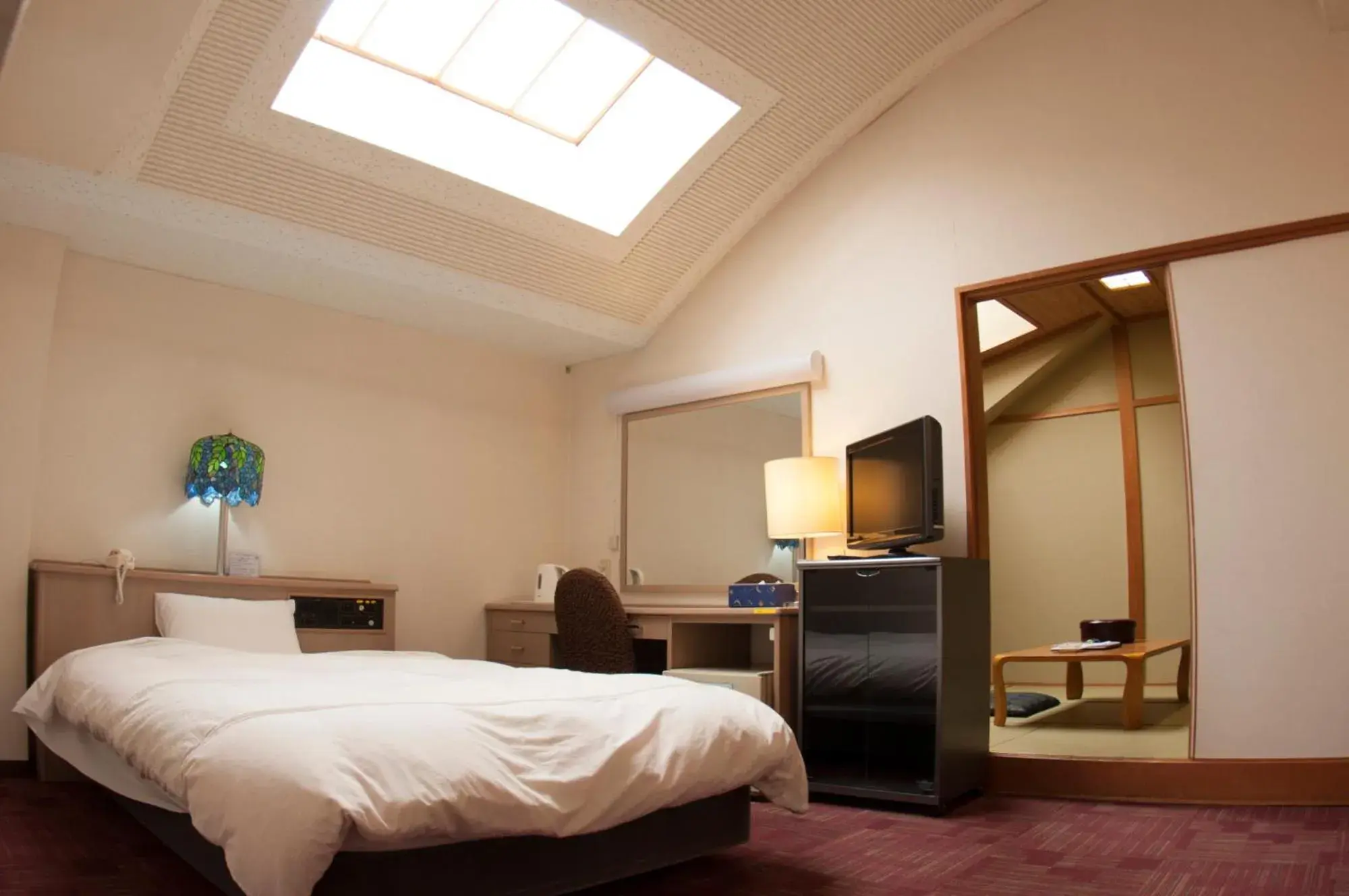 Room with Tatami Area - single occupancy - Smoking in Hotel Luna Park Room with Tatami Area - single occupancy - Smoking in Hotel Luna Park