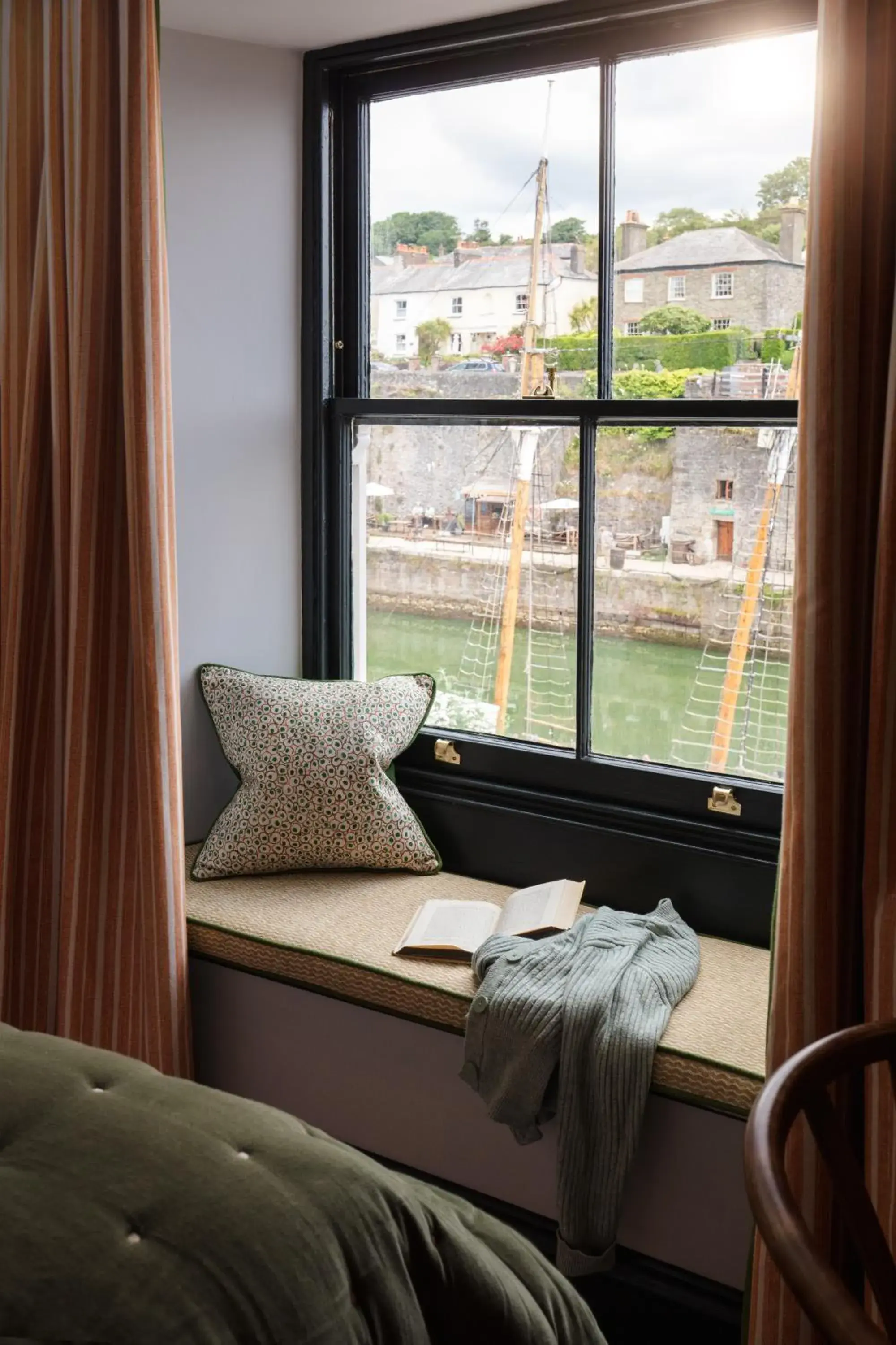 Superior Double Room with Harbor View in Pier House Superior Double Room with Harbor View in Pier House