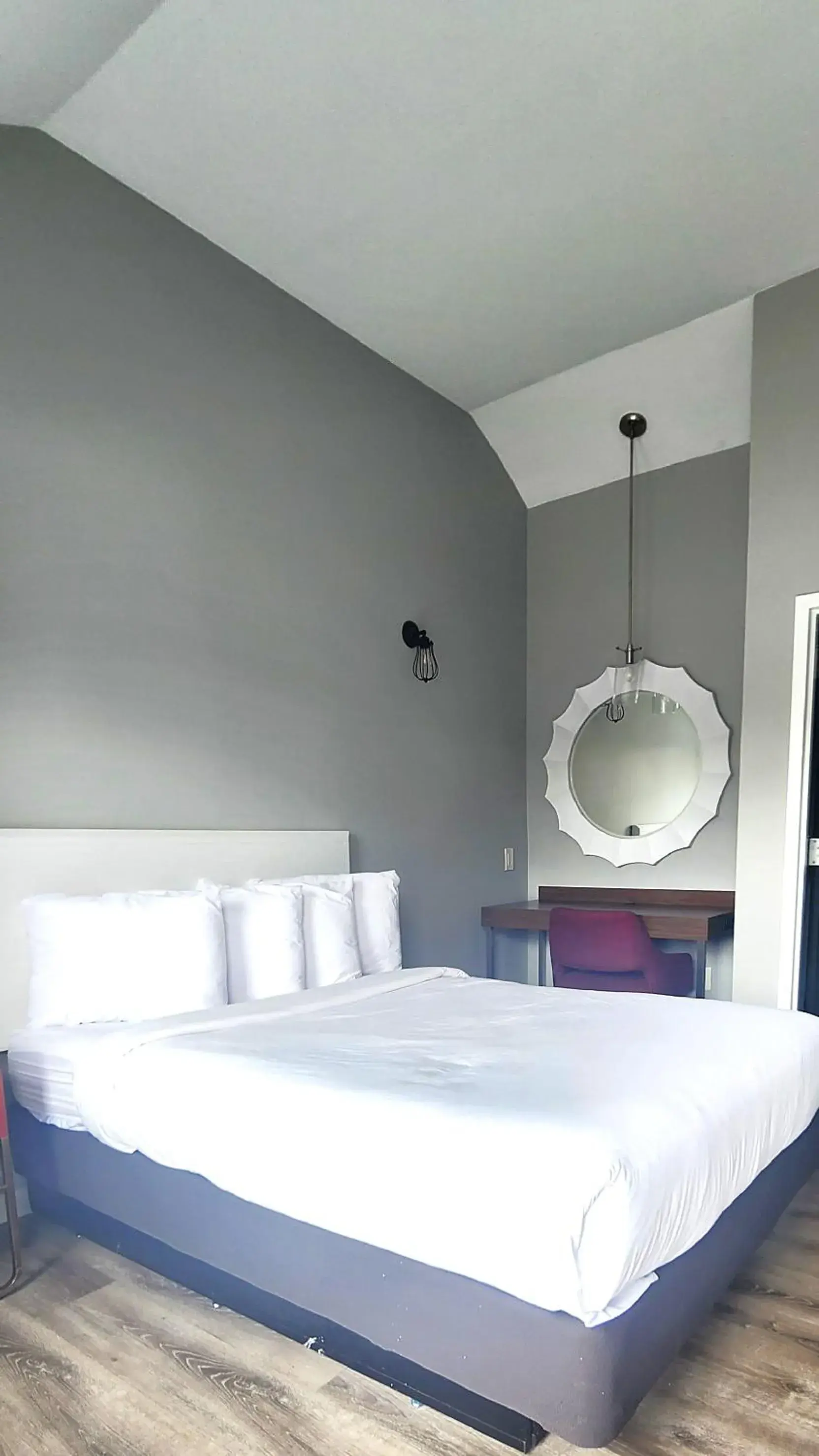 Queen Studio in Penn Lodge Hotel & Suites Philadelphia - Bensalem Queen Studio in Penn Lodge Hotel & Suites Philadelphia - Bensalem