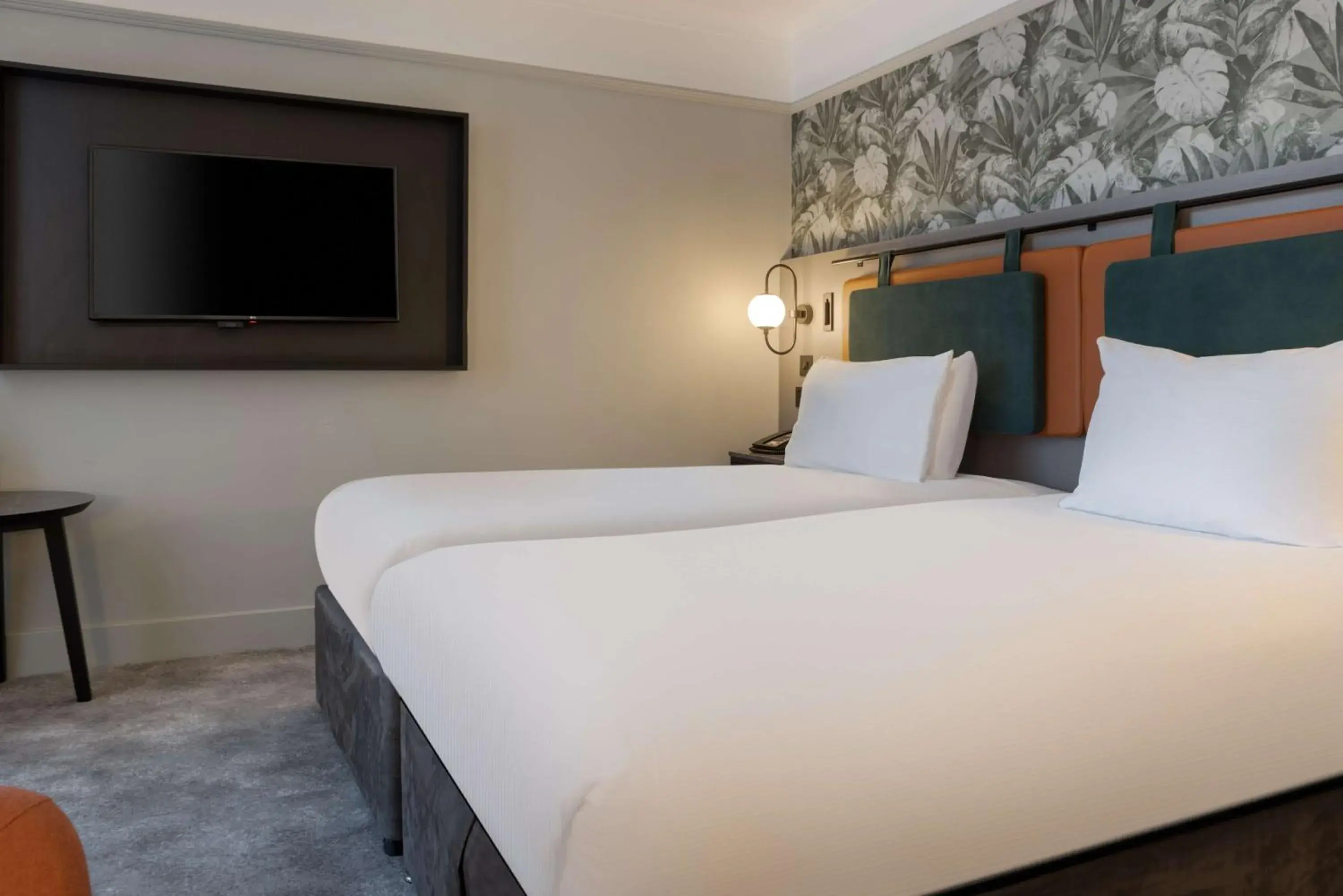 Twin Room in DoubleTree By Hilton Brighton Metropole Twin Room in DoubleTree By Hilton Brighton Metropole