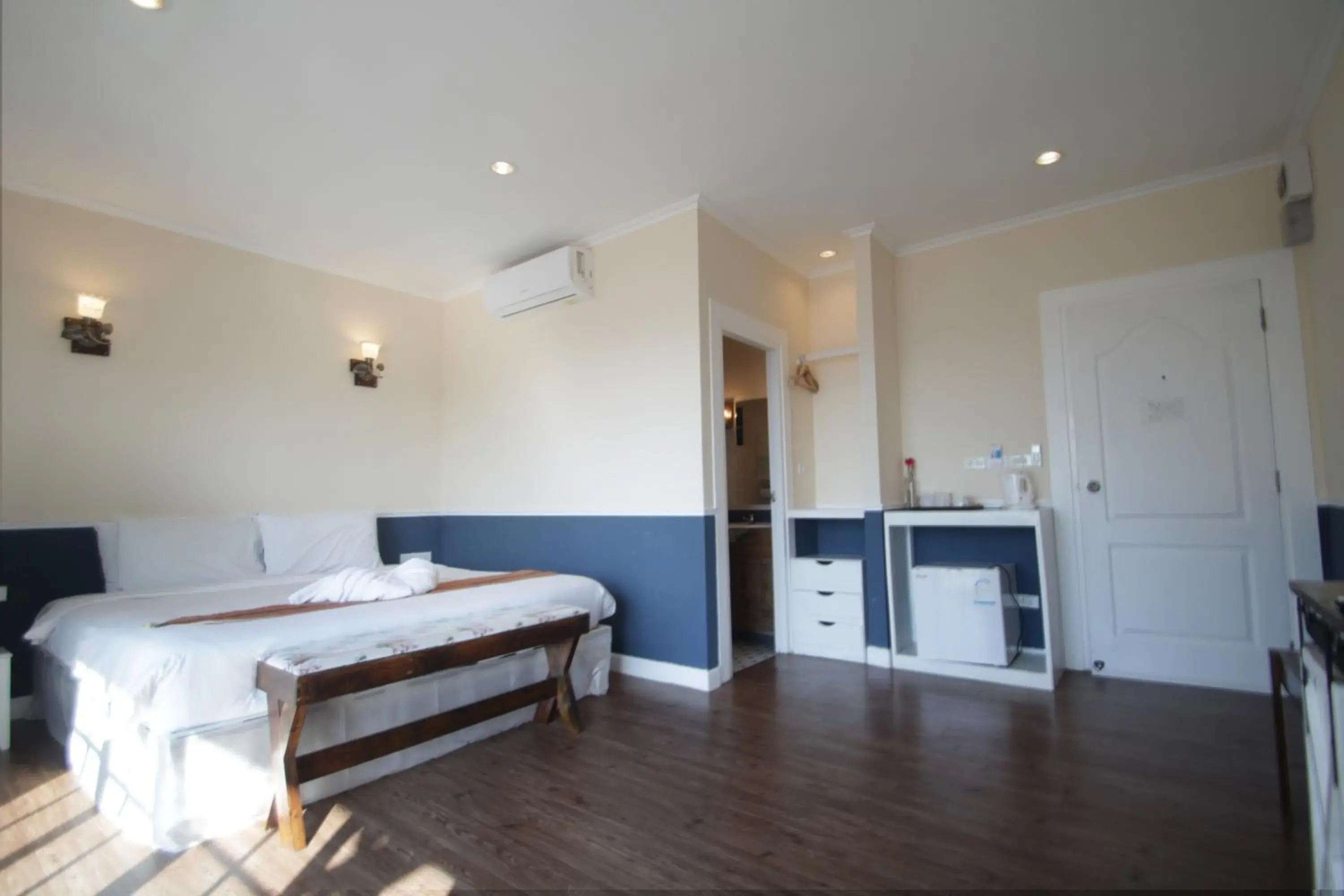 Deluxe Double Room with Sea View in Pattaya Paradise Beach Resort Deluxe Double Room with Sea View in Pattaya Paradise Beach Resort