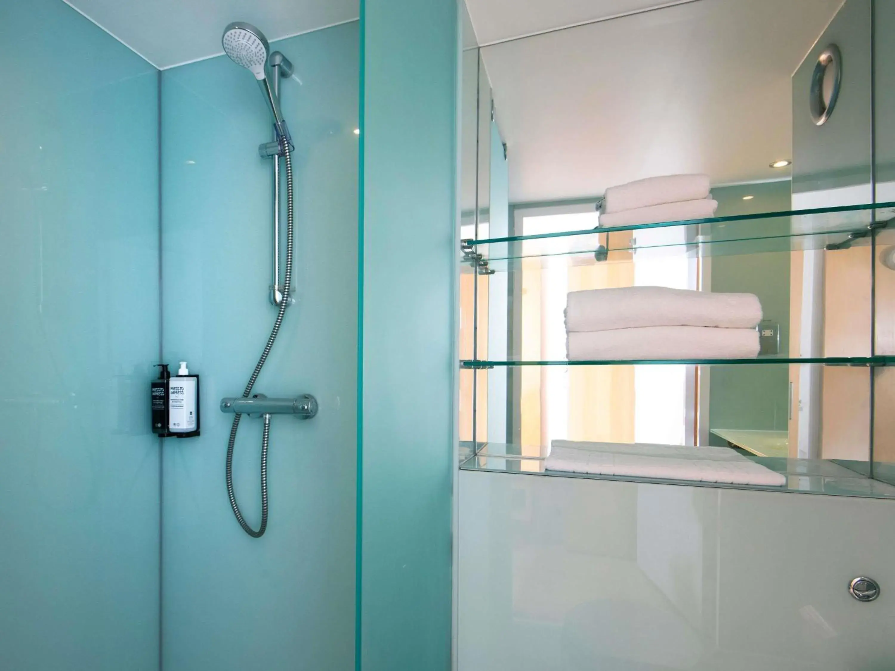 Twin Room in ibis Styles Haydock Twin Room in ibis Styles Haydock