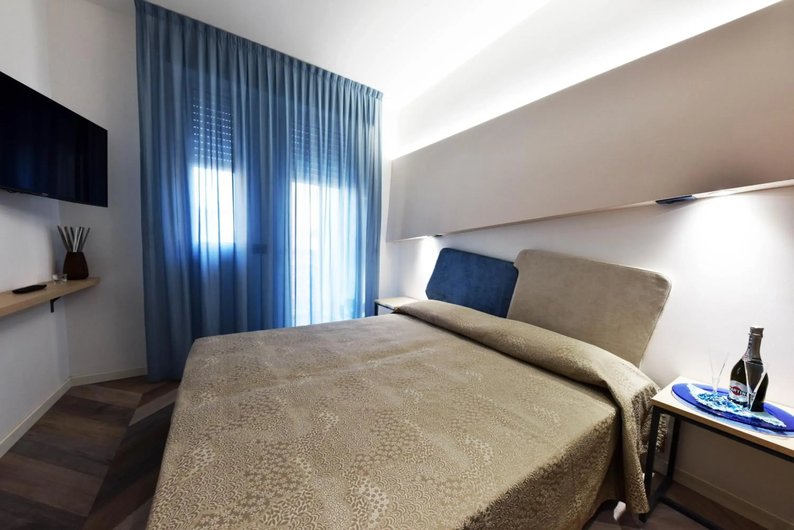 Superior Double or Twin Room in Color Hotel Rimini Superior Double or Twin Room in Color Hotel Rimini