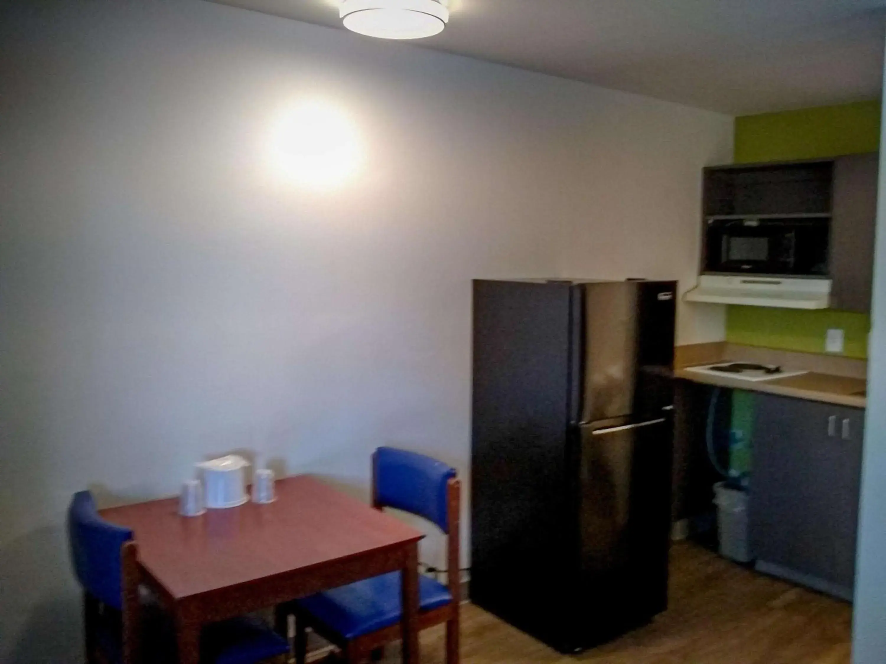 Deluxe Queen Suite - Smoking in Studio 6-Fayetteville, NC - Fort Liberty Area Deluxe Queen Suite - Smoking in Studio 6-Fayetteville, NC - Fort Liberty Area