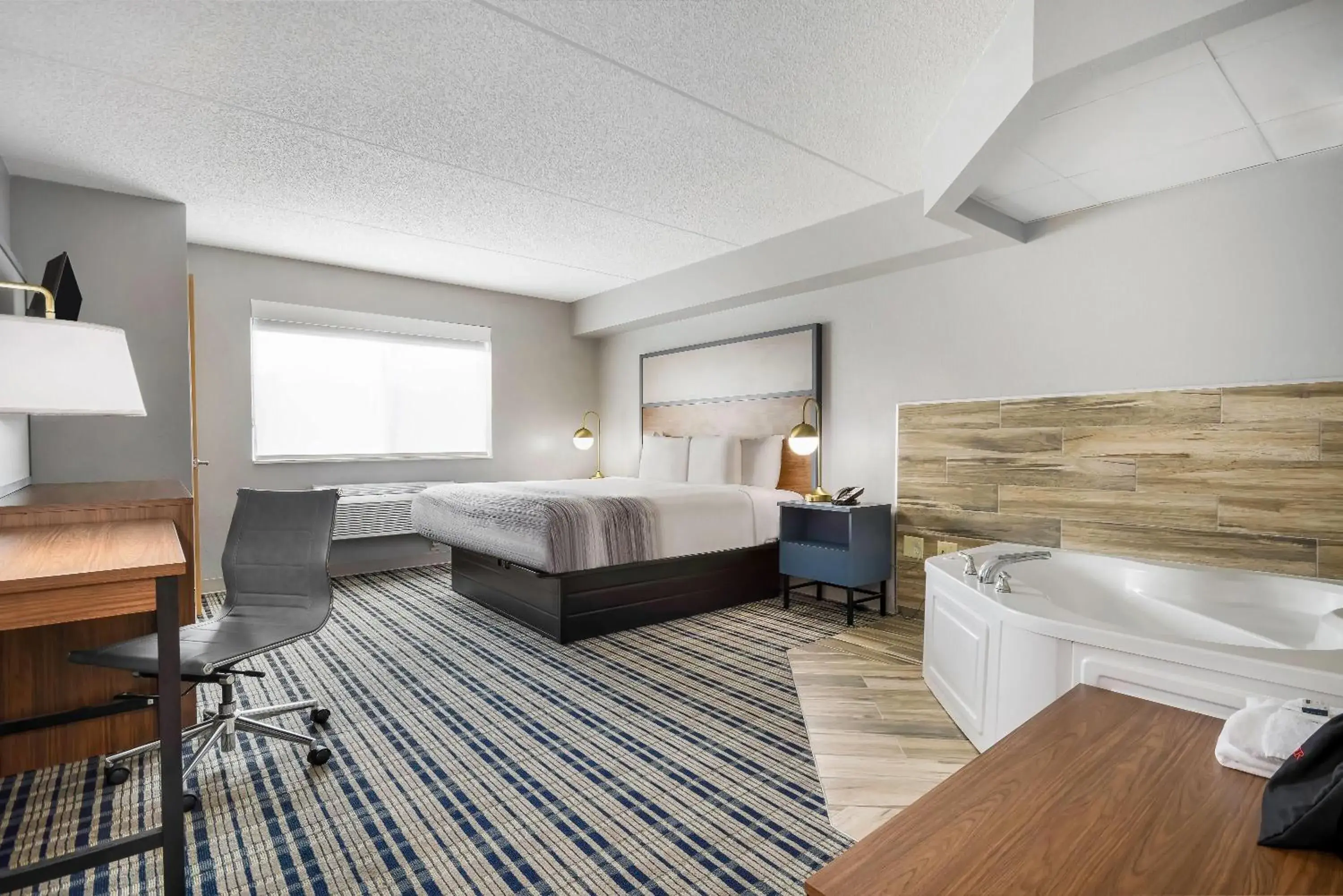 Deluxe King Room - Non-Smoking in AmericInn by Wyndham Wausau Deluxe King Room - Non-Smoking in AmericInn by Wyndham Wausau