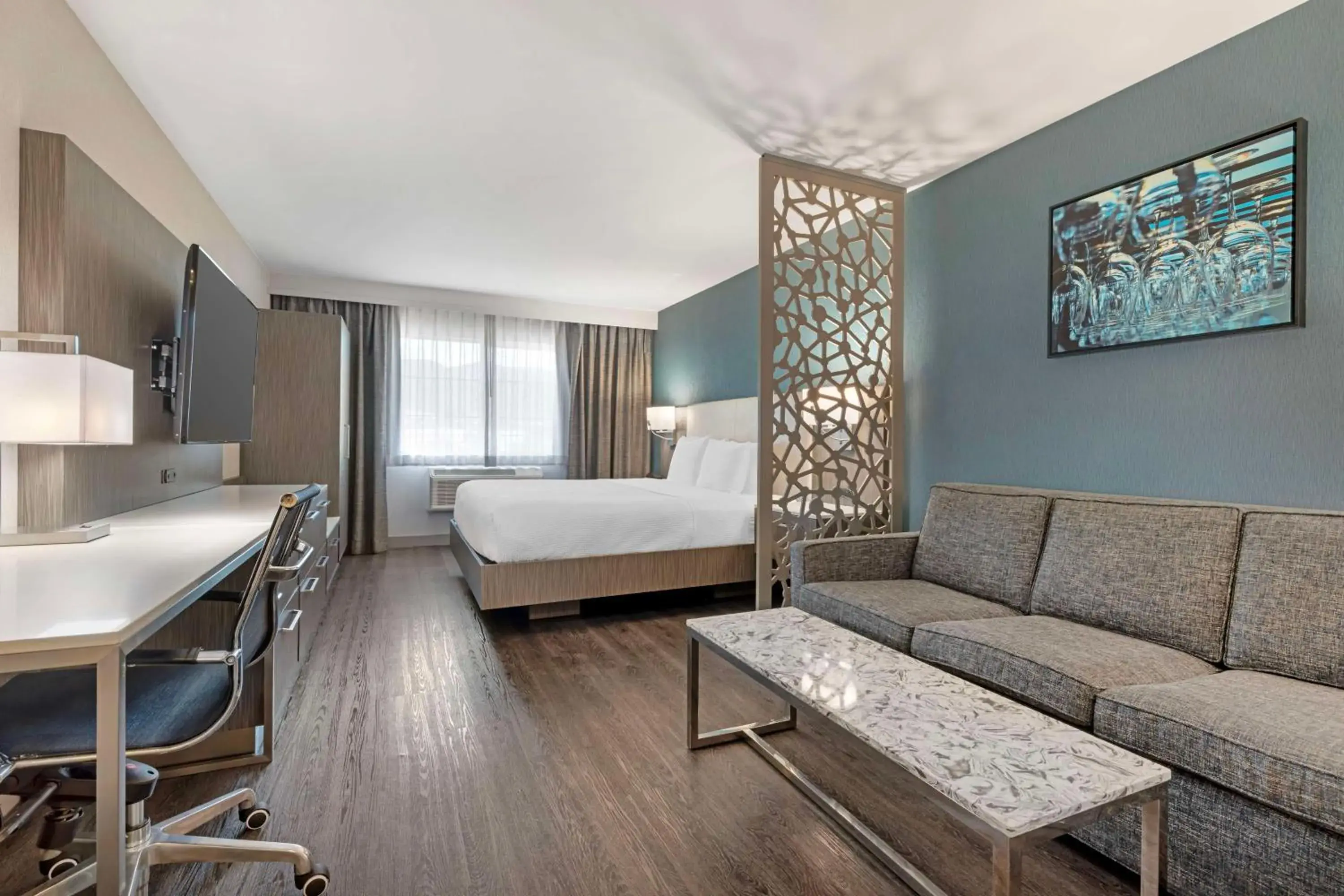 King Suite with Walk-in Shower - Disability Access in Best Western Plus Temecula Wine Country Hotel & Suites King Suite with Walk-in Shower - Disability Access in Best Western Plus Temecula Wine Country Hotel & Suites