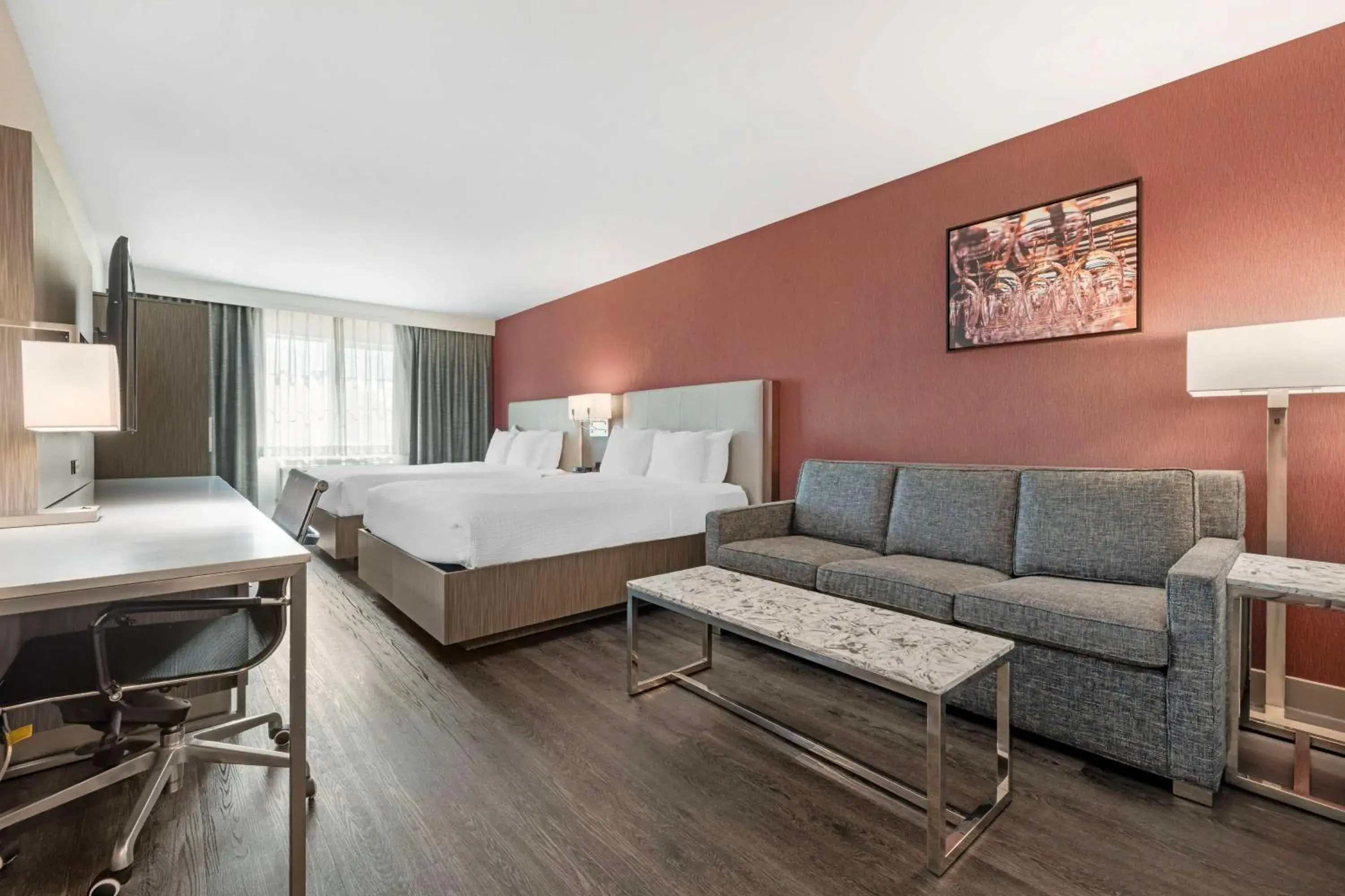 Queen Room with Two Queen Beds in Best Western Plus Temecula Wine Country Hotel & Suites Queen Room with Two Queen Beds in Best Western Plus Temecula Wine Country Hotel & Suites