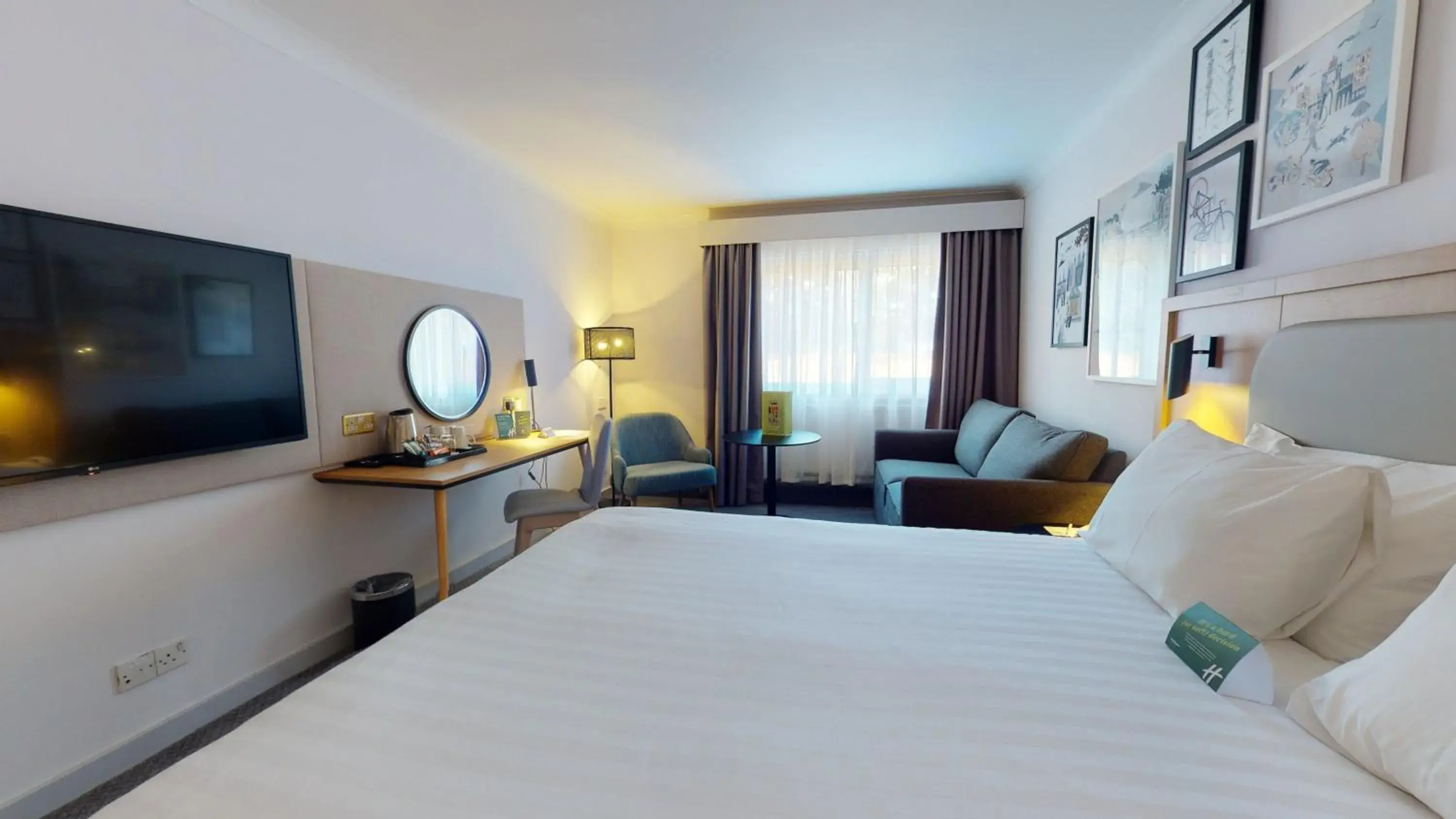 King Room with Sofa Bed in Holiday Inn Cambridge by IHG King Room with Sofa Bed in Holiday Inn Cambridge by IHG