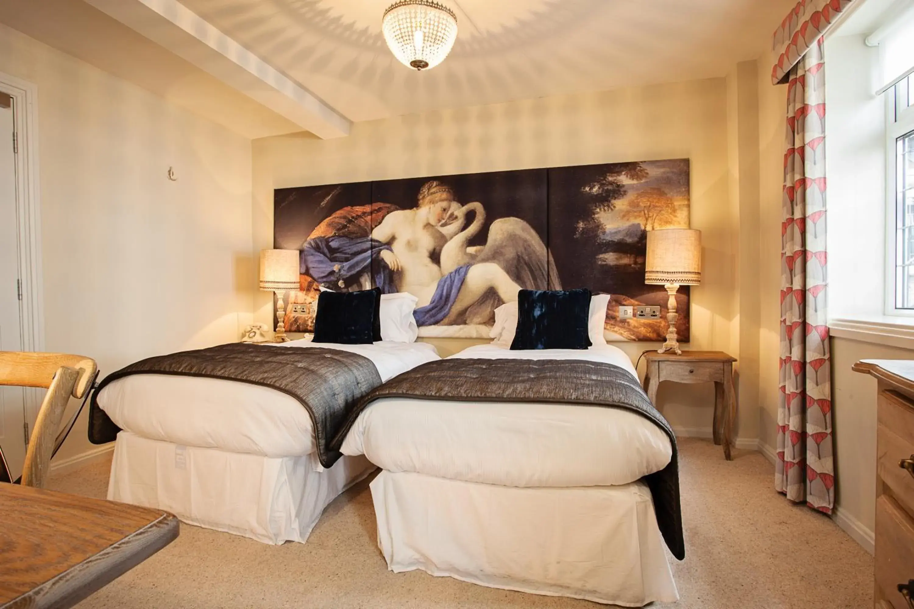 Classic Twin Room in The White Swan Hotel Classic Twin Room in The White Swan Hotel