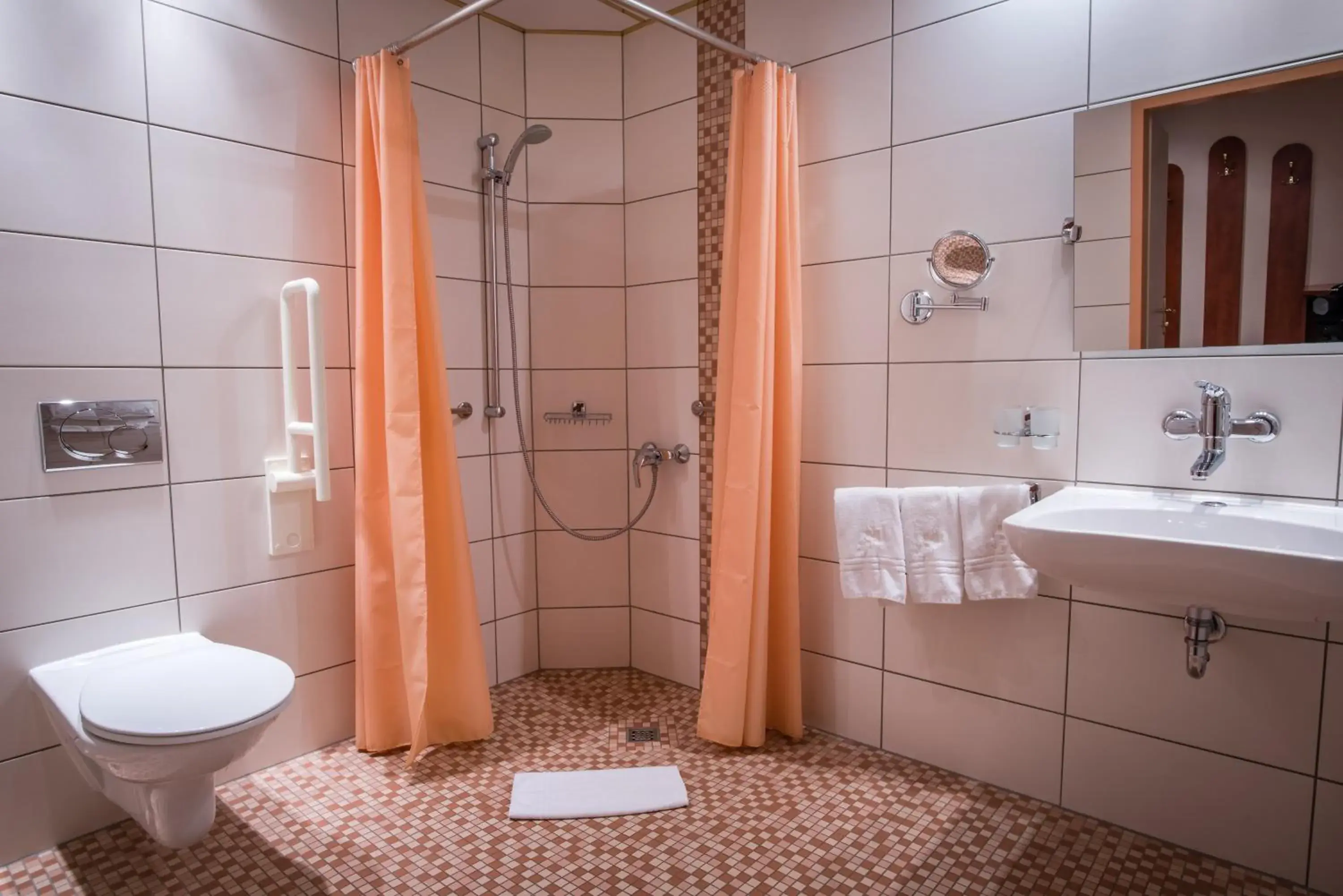 Triple Room - Disability Access in SkyHotelGwarna Triple Room - Disability Access in SkyHotelGwarna
