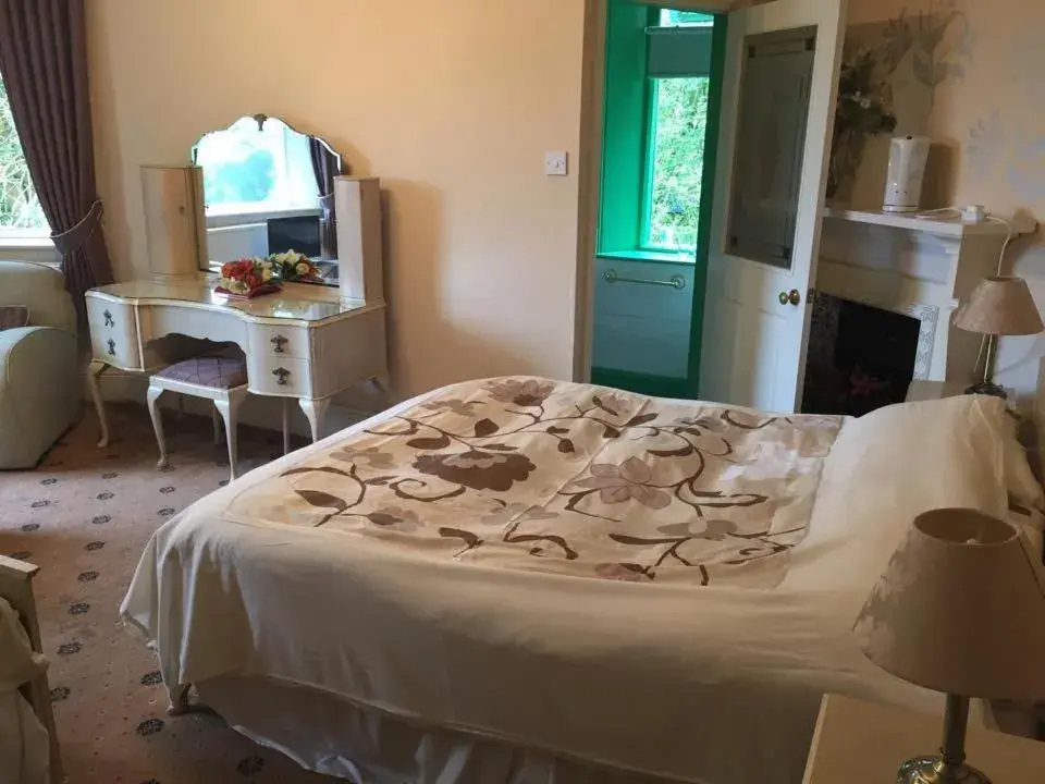 Family Room (2 Adults + 2 Children) in Oakfield Lodge Guest House Stockport Family Room (2 Adults + 2 Children) in Oakfield Lodge Guest House Stockport