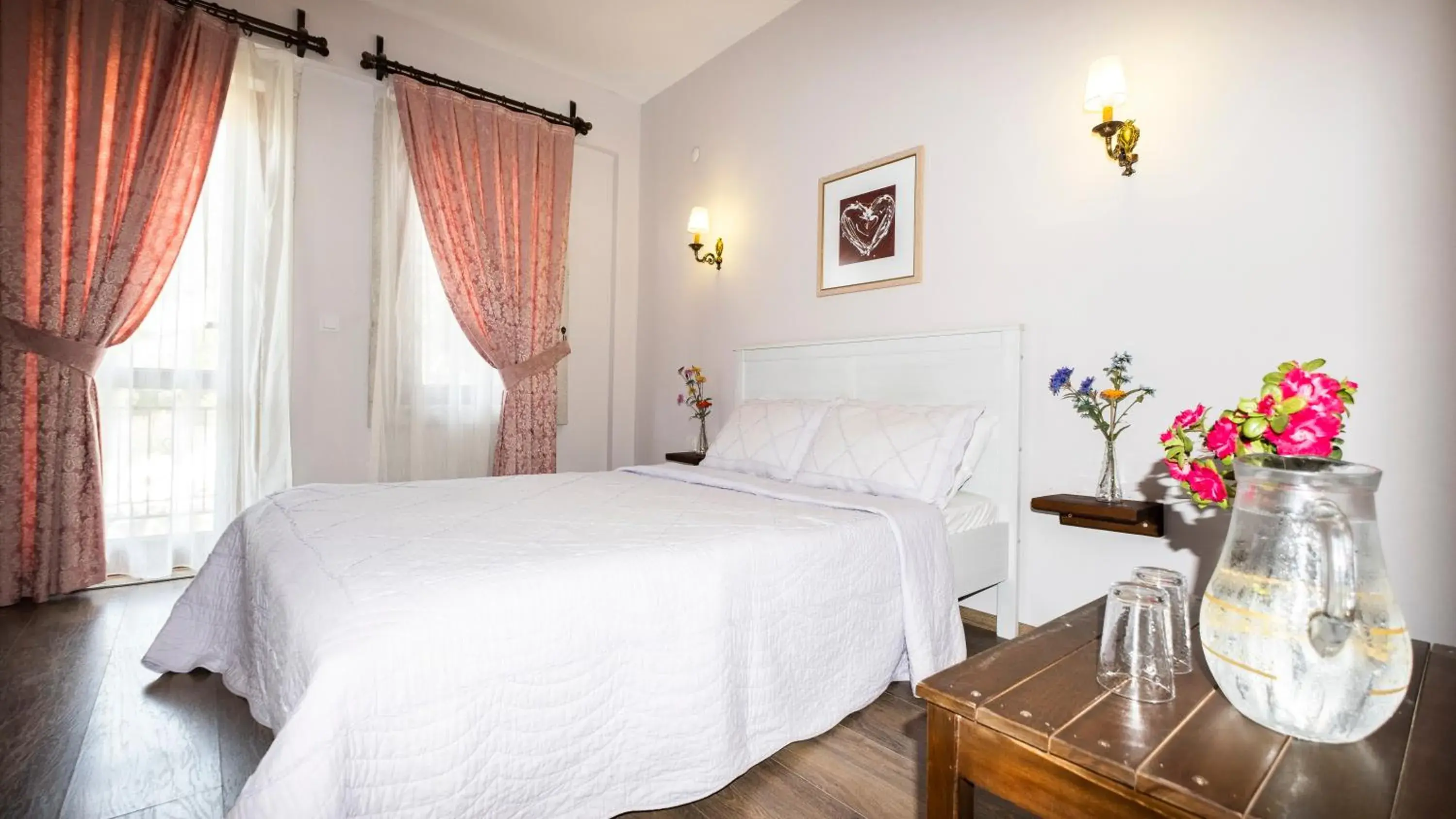 Double Room with Mountain View - single occupancy in Karaburun Konak Hotel Double Room with Mountain View - single occupancy in Karaburun Konak Hotel