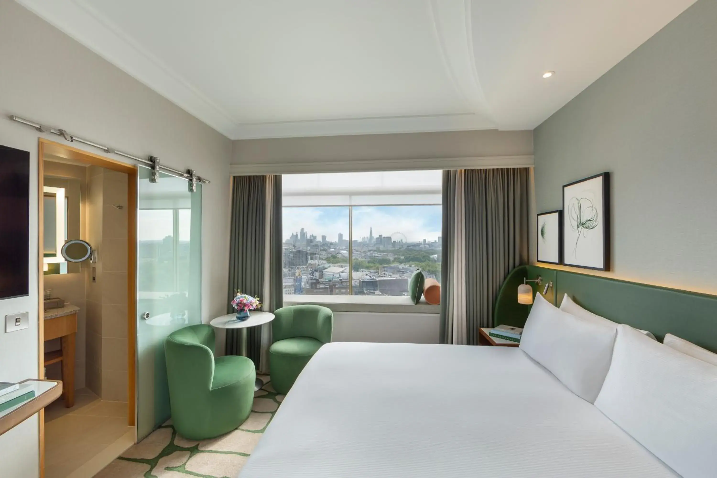 Queen Room in London Hilton on Park Lane Queen Room in London Hilton on Park Lane