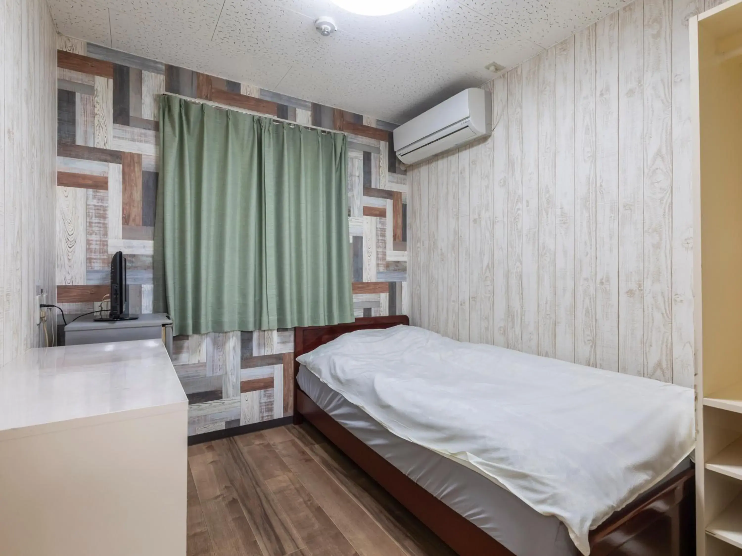 Single Room with Shared Bathroom - Non-Smoking in Business Hotel Kaga Single Room with Shared Bathroom - Non-Smoking in Business Hotel Kaga