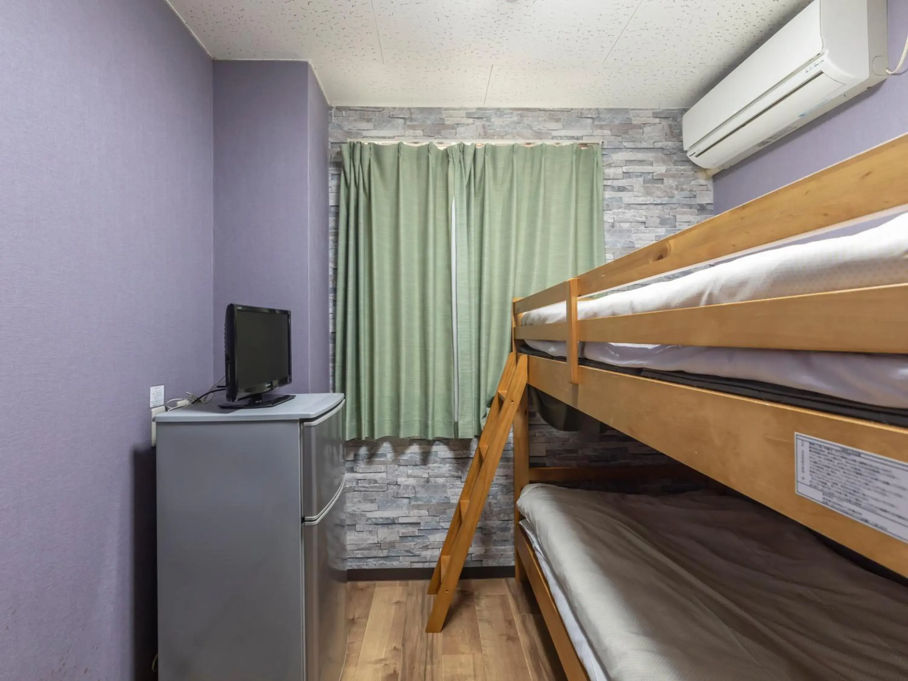 Twin Room up to 2 guests with Bunk Bed - single occupancy - Non-Smoking in Business Hotel Kaga Twin Room up to 2 guests with Bunk Bed - single occupancy - Non-Smoking in Business Hotel Kaga