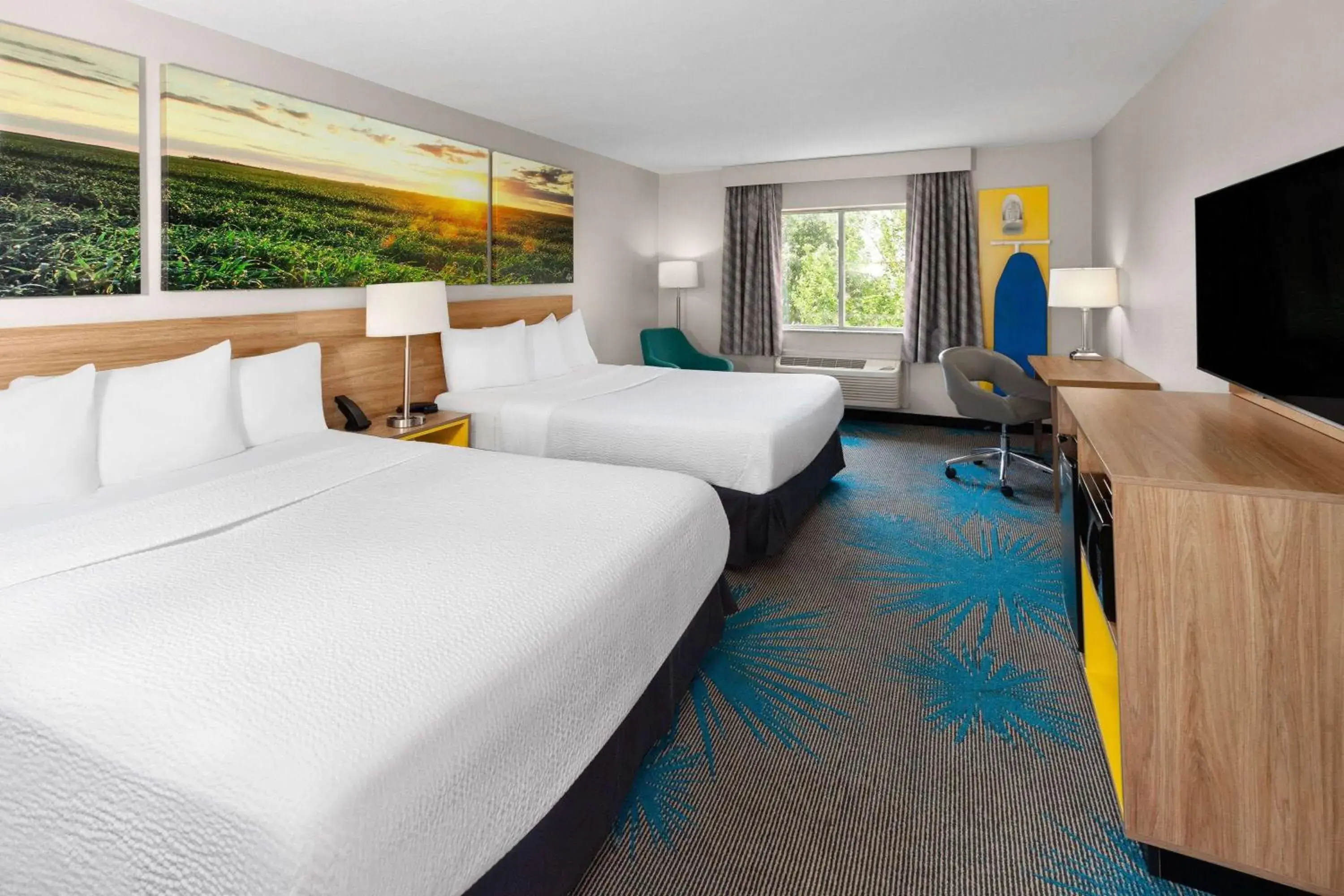 Queen Room with Two Queen Beds - Non-Smoking in Days Inn & Suites by Wyndham Morris I-80 Queen Room with Two Queen Beds - Non-Smoking in Days Inn & Suites by Wyndham Morris I-80