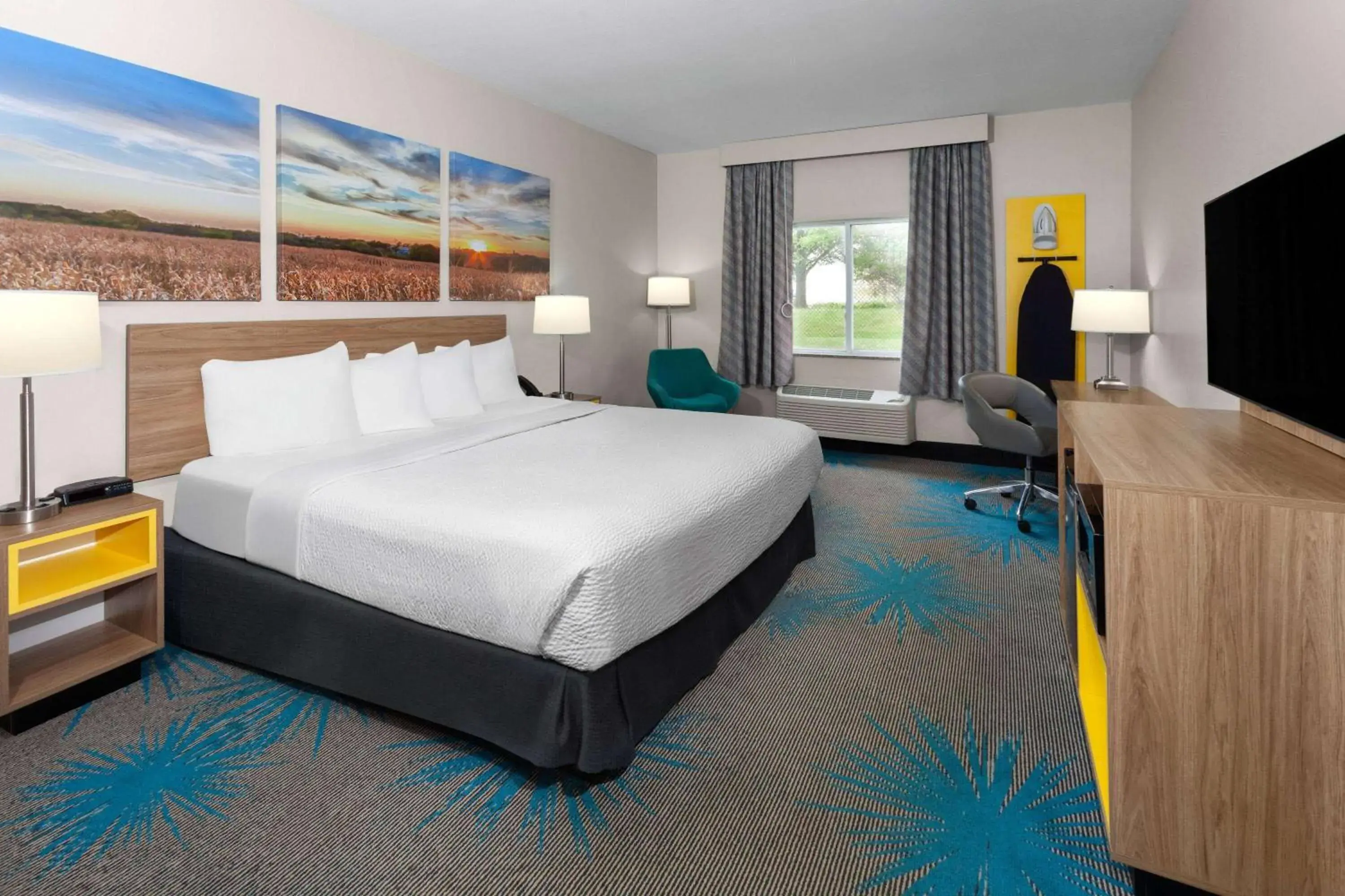 King Room - Disability Access - Non-Smoking in Days Inn & Suites by Wyndham Morris I-80 King Room - Disability Access - Non-Smoking in Days Inn & Suites by Wyndham Morris I-80