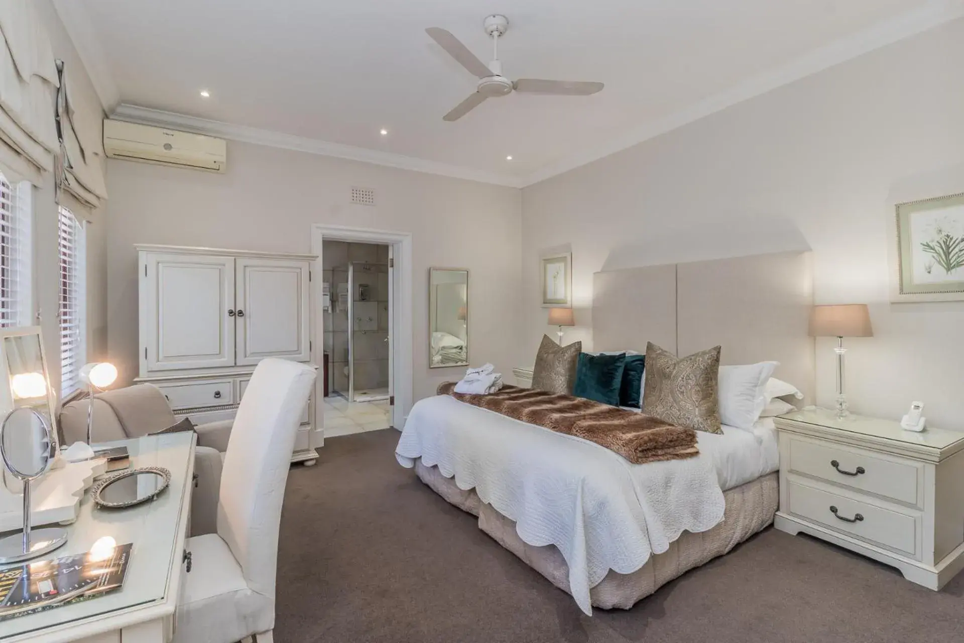 Deluxe Double or Twin Room in Fernwood Manor Boutique Guest House Deluxe Double or Twin Room in Fernwood Manor Boutique Guest House