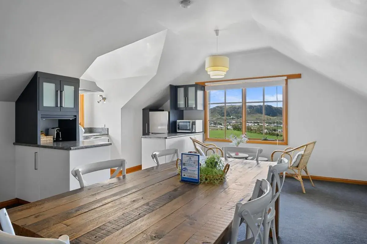 Three-Bedroom Seaview Apartment in Stanley Seaview Inn Three-Bedroom Seaview Apartment in Stanley Seaview Inn