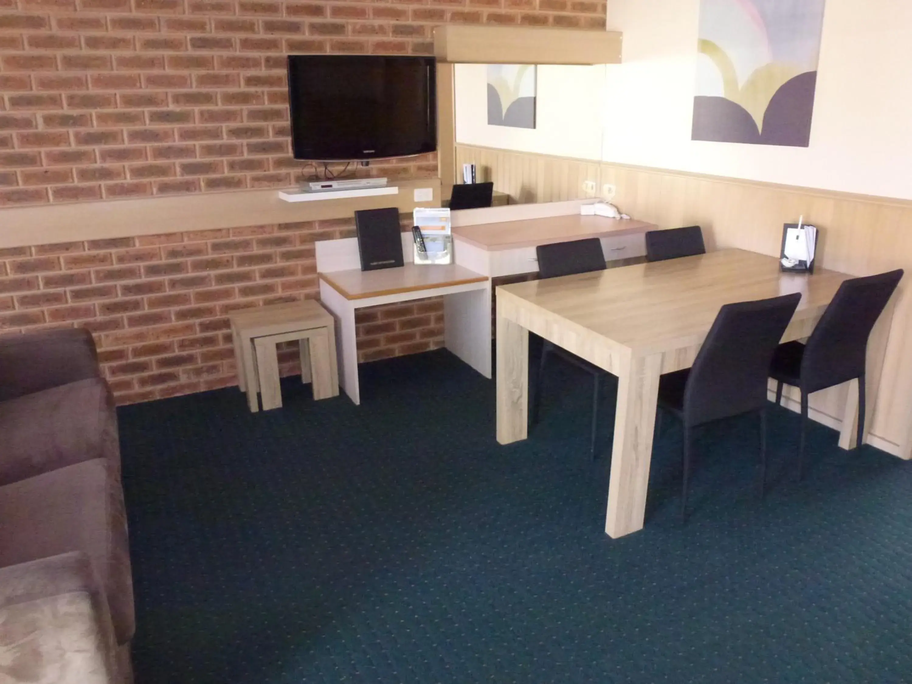 Family Suite in Colonial Motor Inn Bairnsdale Golden Chain Property Family Suite in Colonial Motor Inn Bairnsdale Golden Chain Property