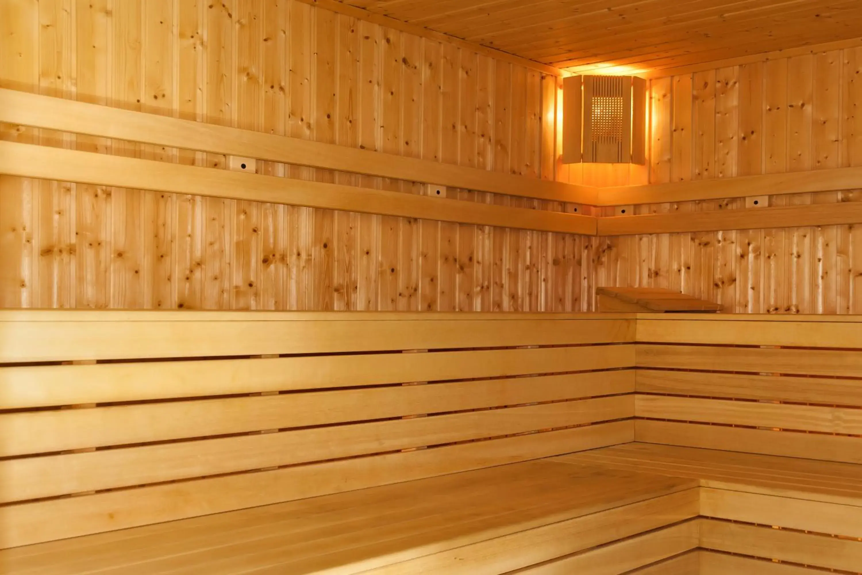 Apartment with Sauna, Jacuzzi & Pool Table in Hotel Grand Apartment with Sauna, Jacuzzi & Pool Table in Hotel Grand