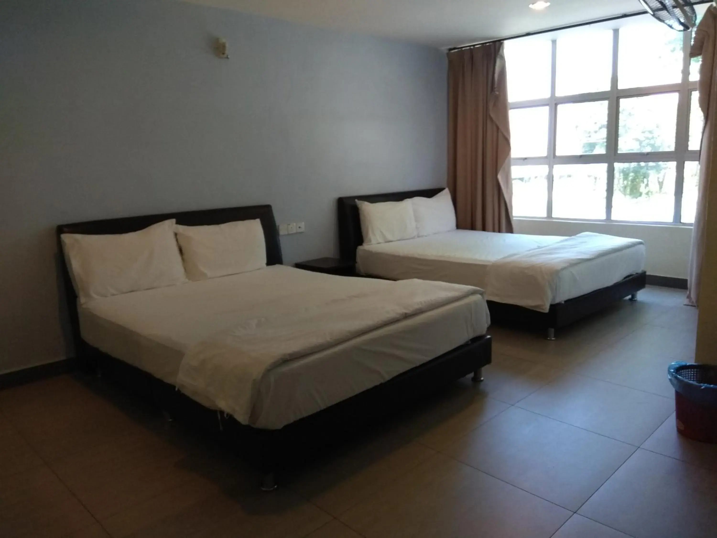 Quadruple Room with Bath in Starview Hotel Quadruple Room with Bath in Starview Hotel