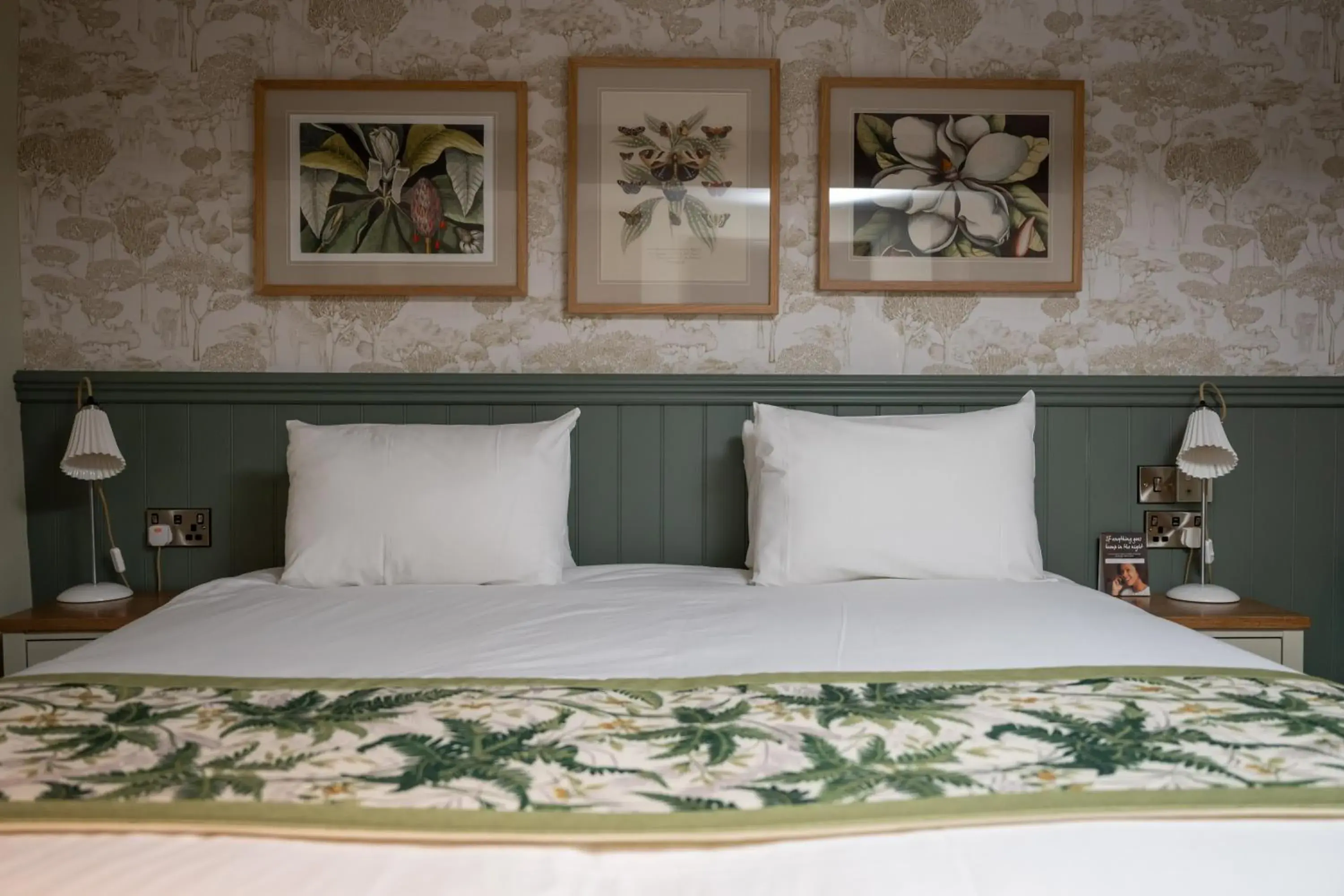 Large Family Room in Rockingham Arms By Greene King Inns Large Family Room in Rockingham Arms By Greene King Inns