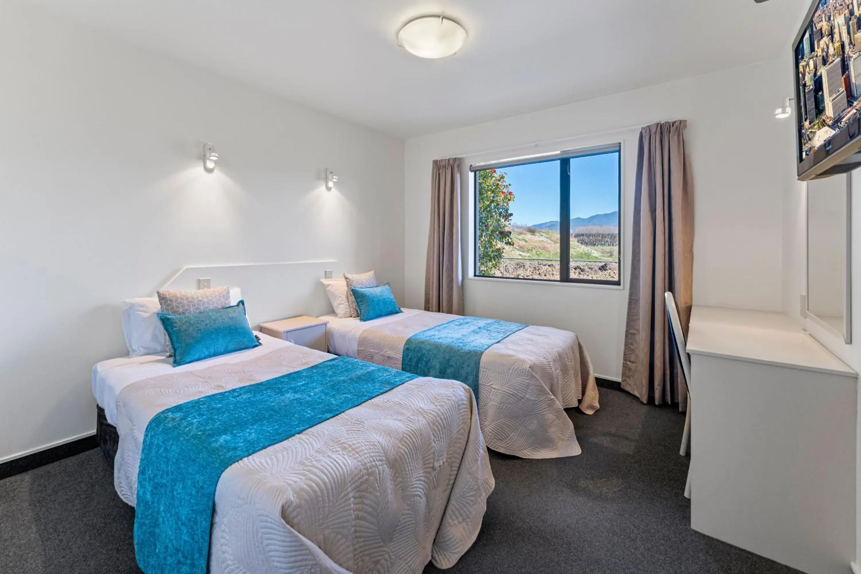 One-Bedroom Family Apartment in Avalon Manor Motel One-Bedroom Family Apartment in Avalon Manor Motel