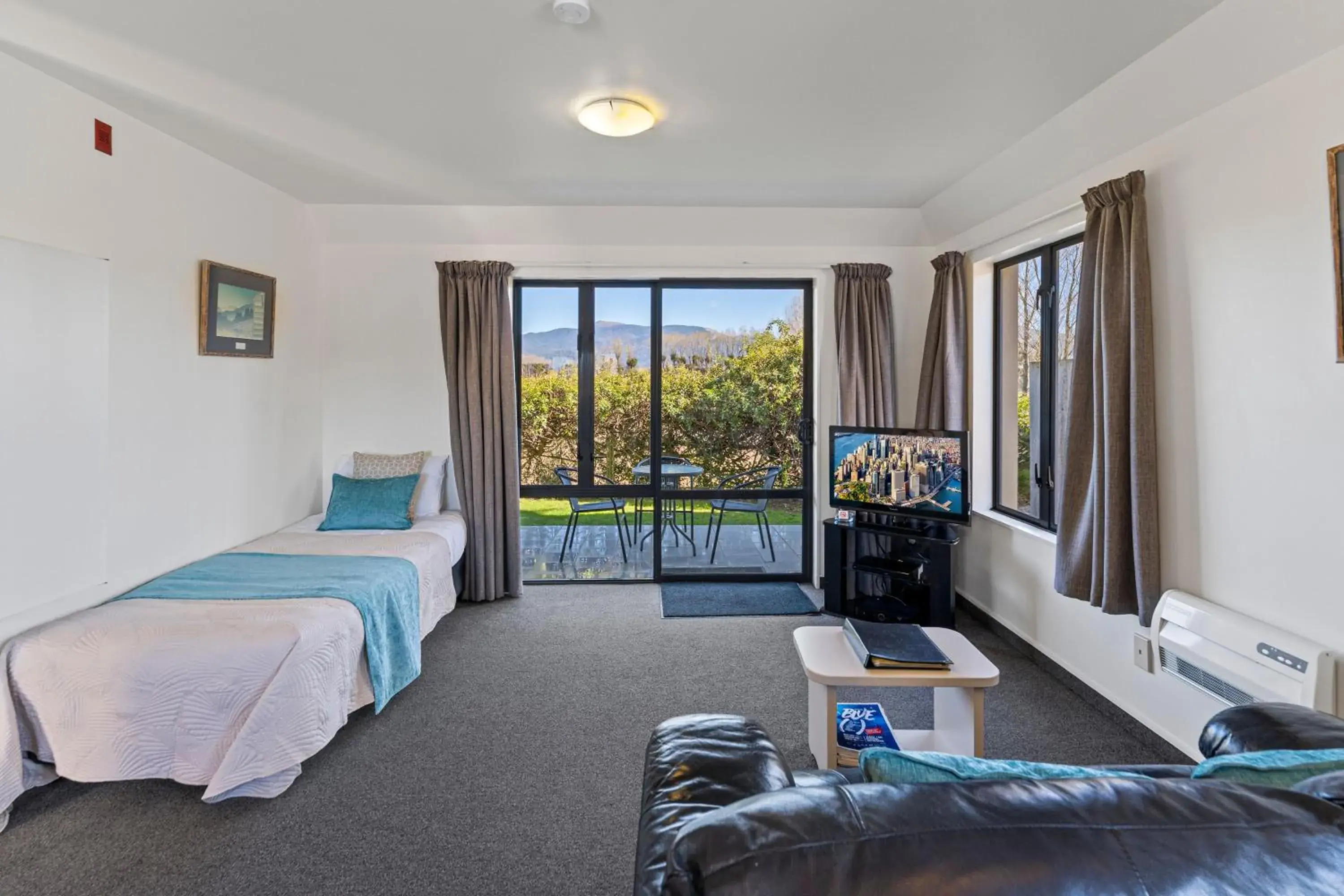 One-Bedroom Apartment in Avalon Manor Motel One-Bedroom Apartment in Avalon Manor Motel