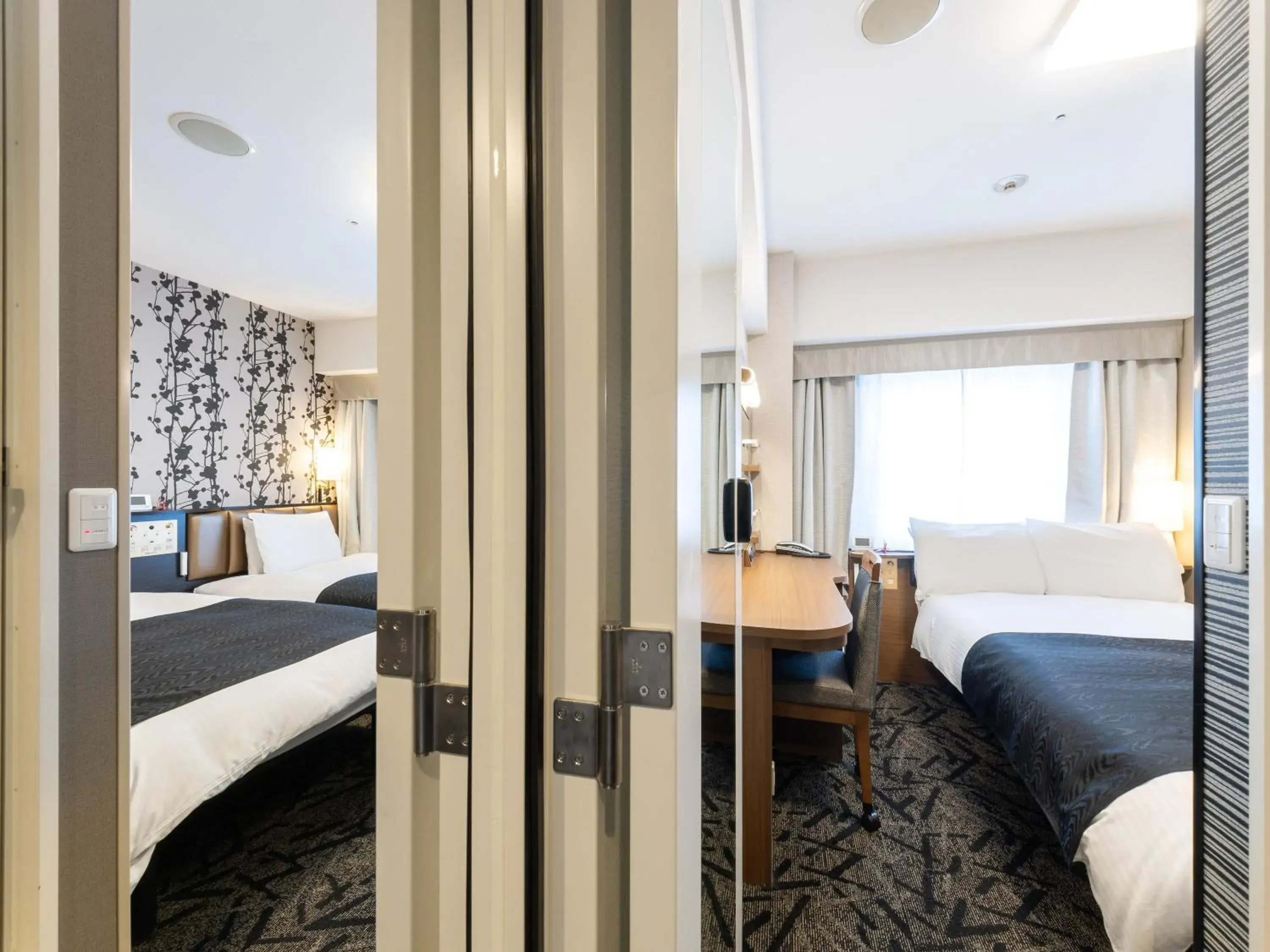 Connecting Rooms (Double Room with Small Double Bed + Twin Room) in APA Hotel Tennoji Ekimae Connecting Rooms (Double Room with Small Double Bed + Twin Room) in APA Hotel Tennoji Ekimae