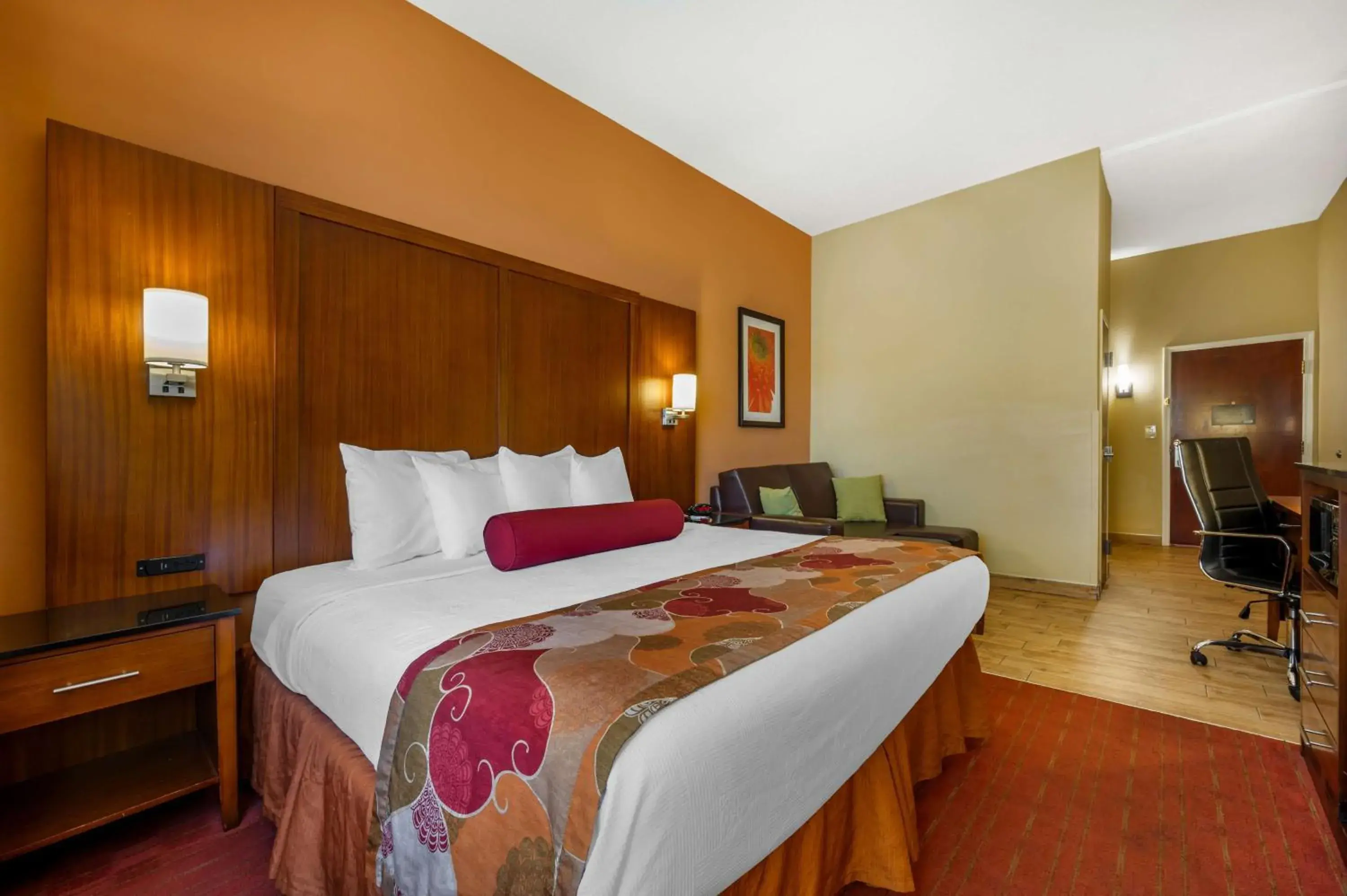 Business King Room - Non-Smoking in Best Western Plus Georgetown Corporate Center Hotel Business King Room - Non-Smoking in Best Western Plus Georgetown Corporate Center Hotel