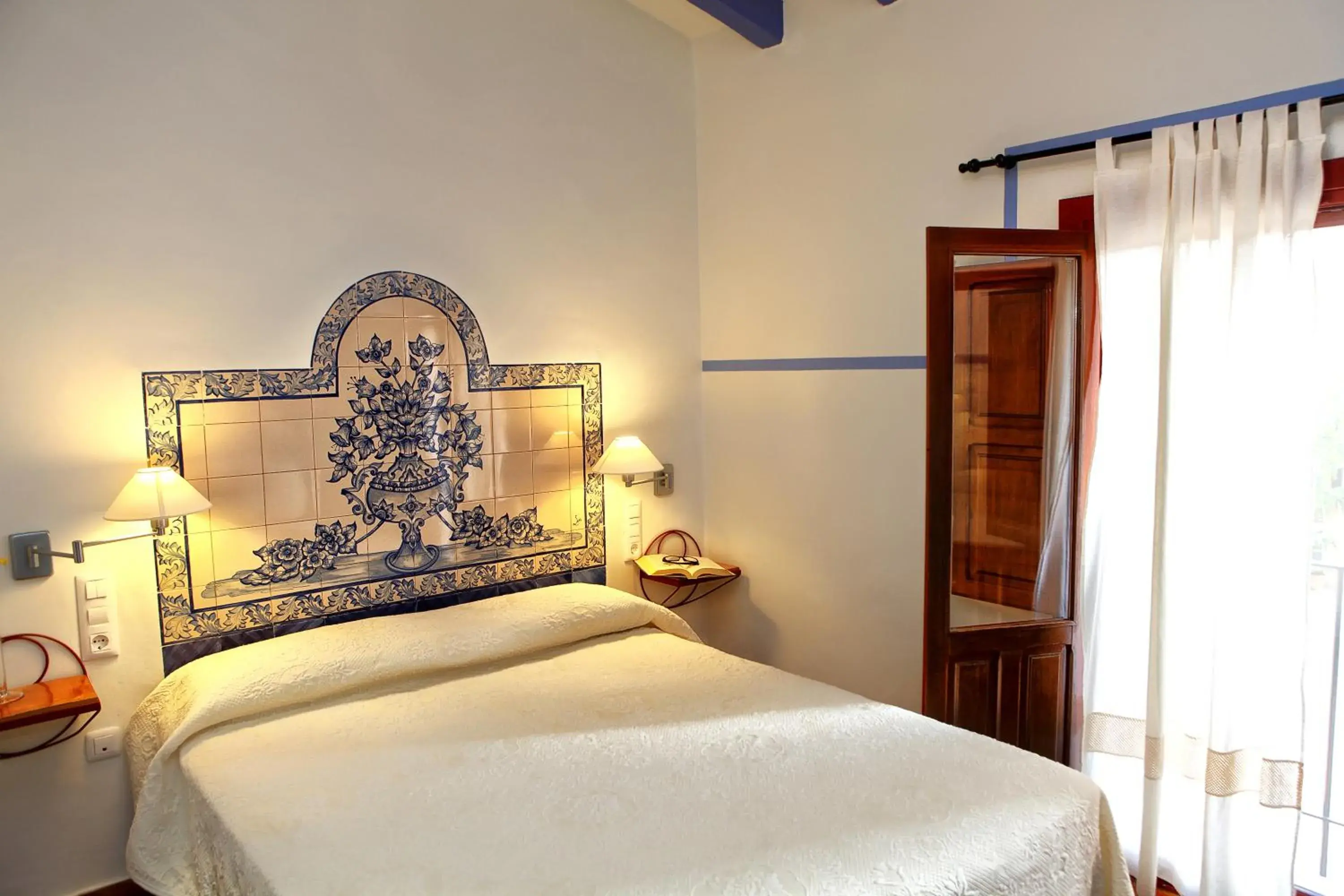 Queen Room with Balcony - single occupancy in Hotel Rural El Molino de Felipe Queen Room with Balcony - single occupancy in Hotel Rural El Molino de Felipe