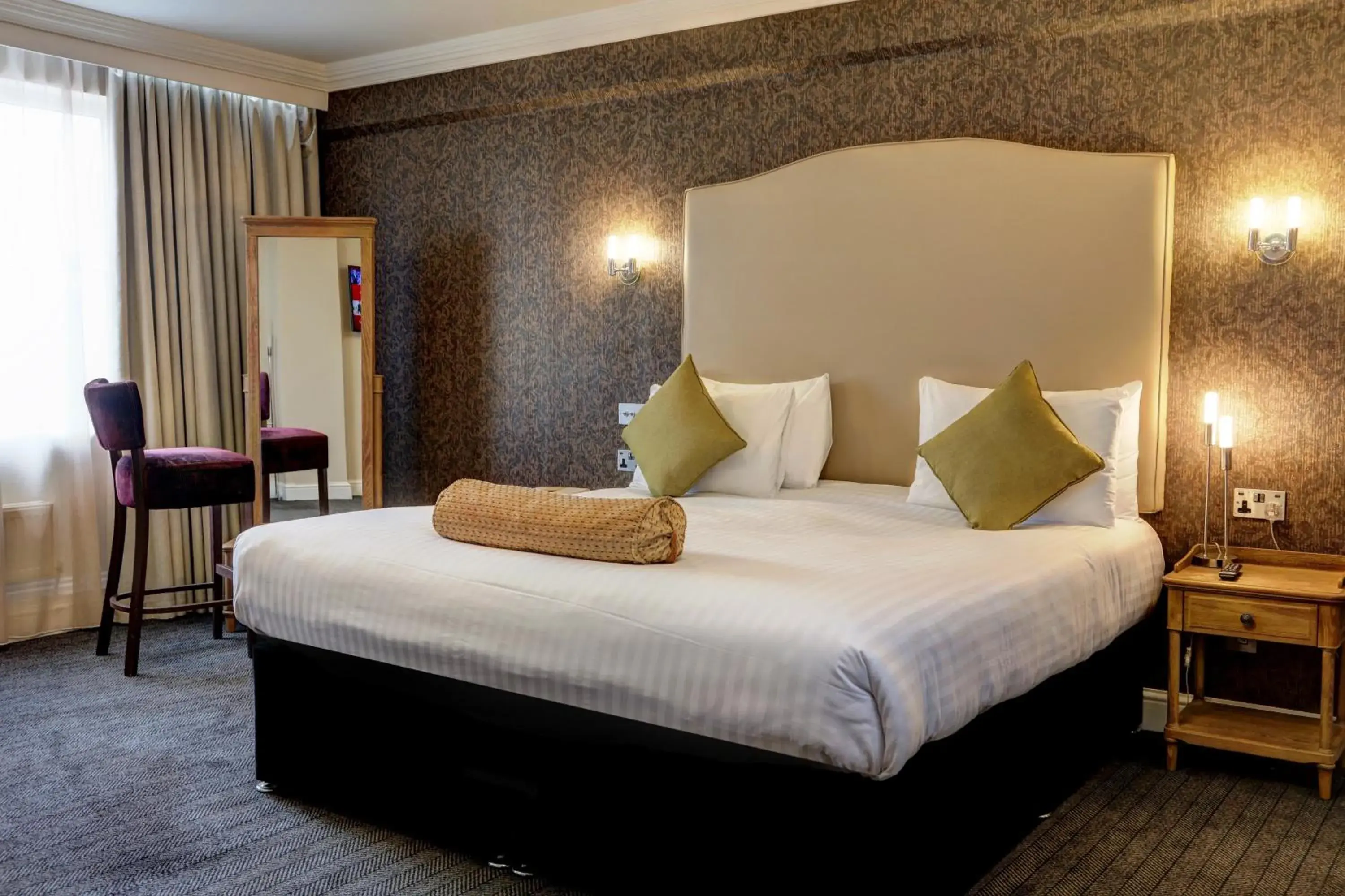 Junior 1 Bed Suite - single occupancy in Best Western Thurrock Hotel Junior 1 Bed Suite - single occupancy in Best Western Thurrock Hotel