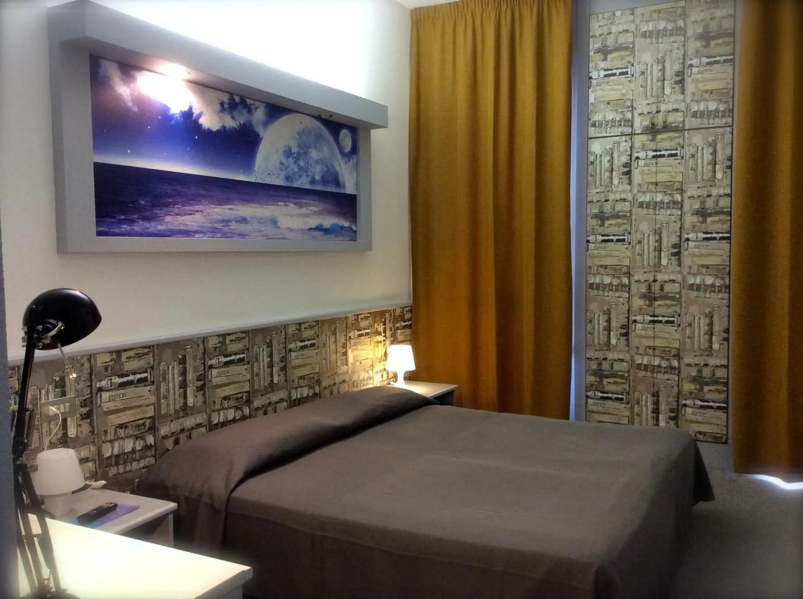 Double Room in Hotel Italia Double Room in Hotel Italia