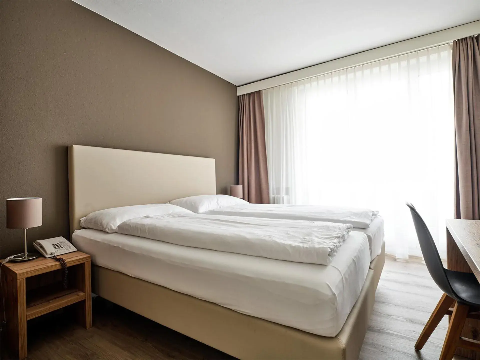 Budget Double Room in Hotel Astoria Budget Double Room in Hotel Astoria