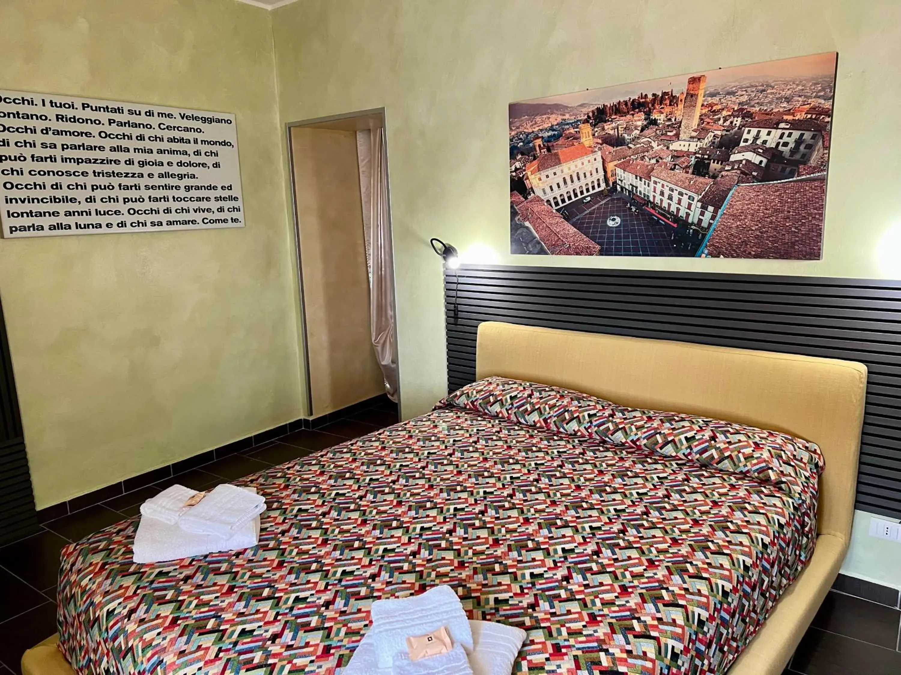 Large Double Room in Dimora del Riccio Large Double Room in Dimora del Riccio