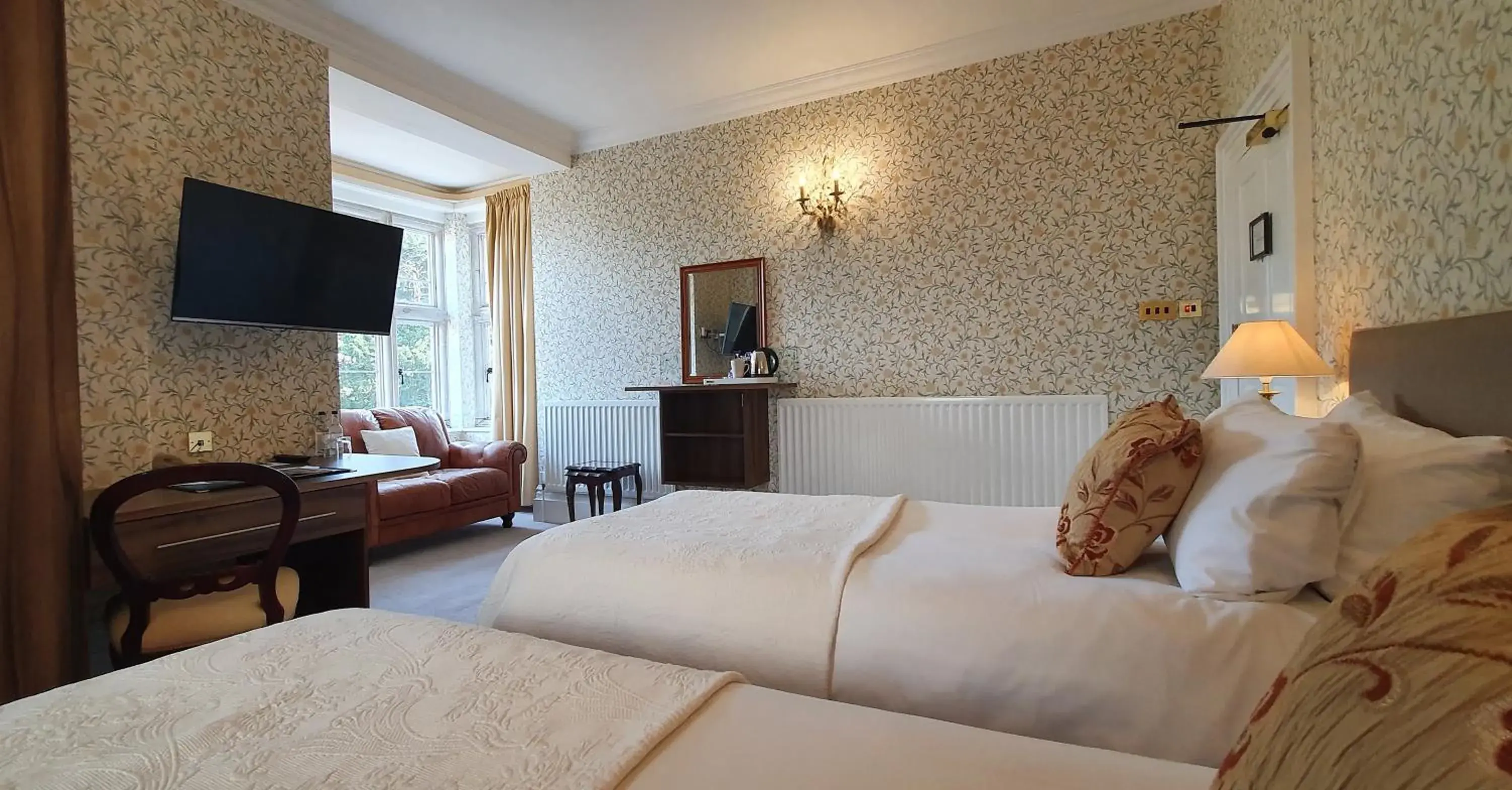 Executive Twin Room in Chiseldon House Hotel Executive Twin Room in Chiseldon House Hotel