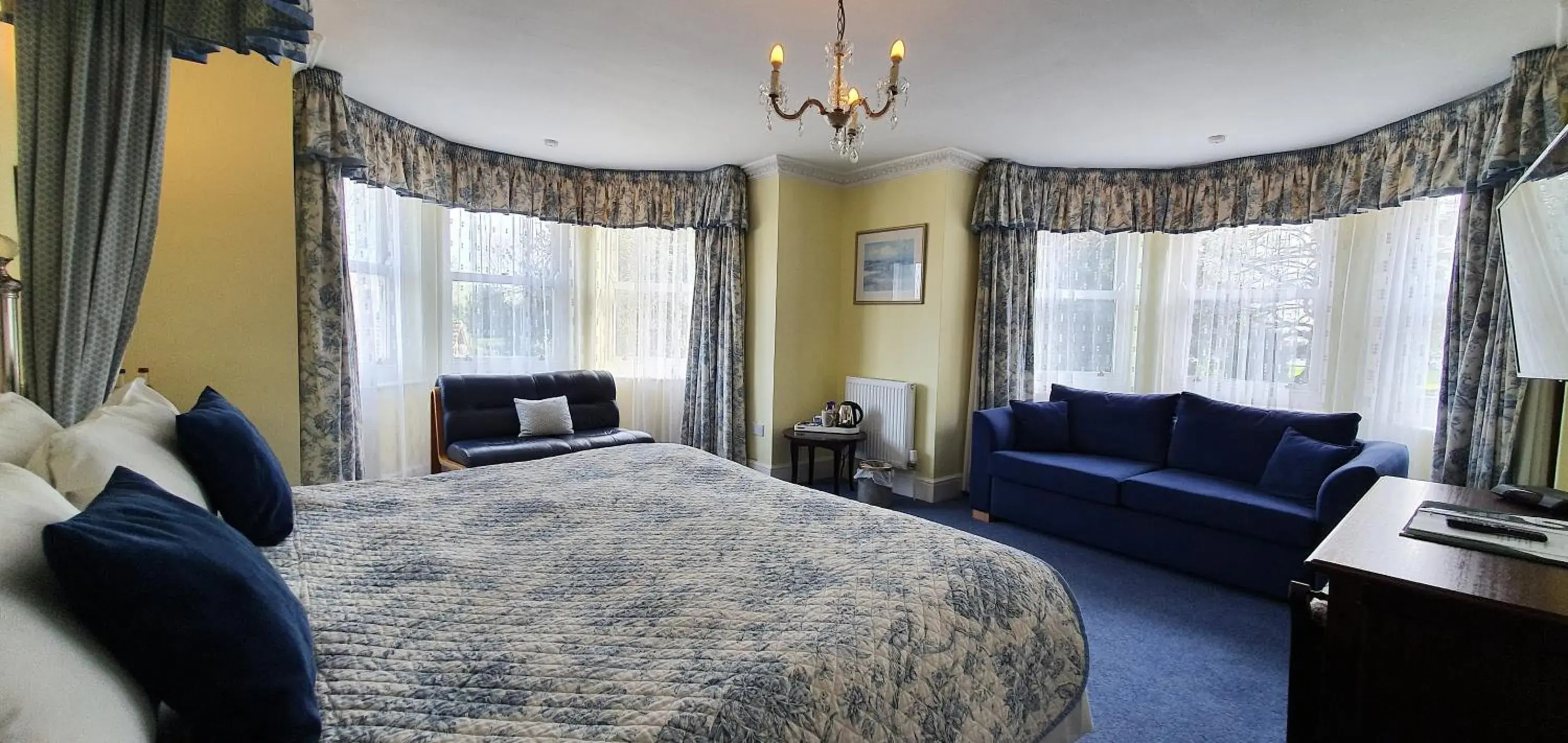 Executive Double Room in Chiseldon House Hotel Executive Double Room in Chiseldon House Hotel