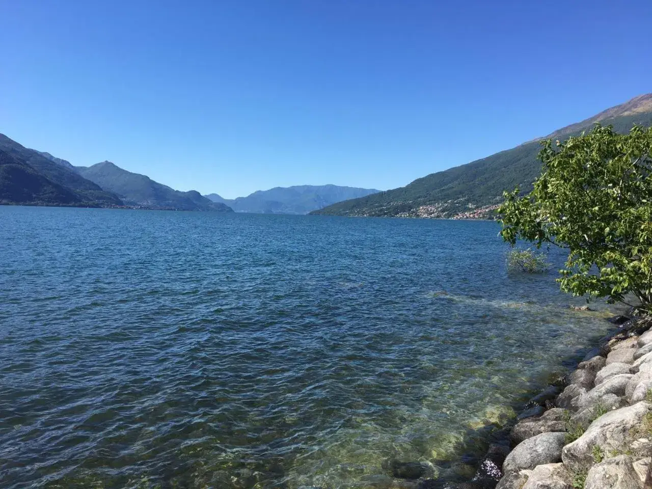 King Room with Lake View in Hotel Mojito King Room with Lake View in Hotel Mojito