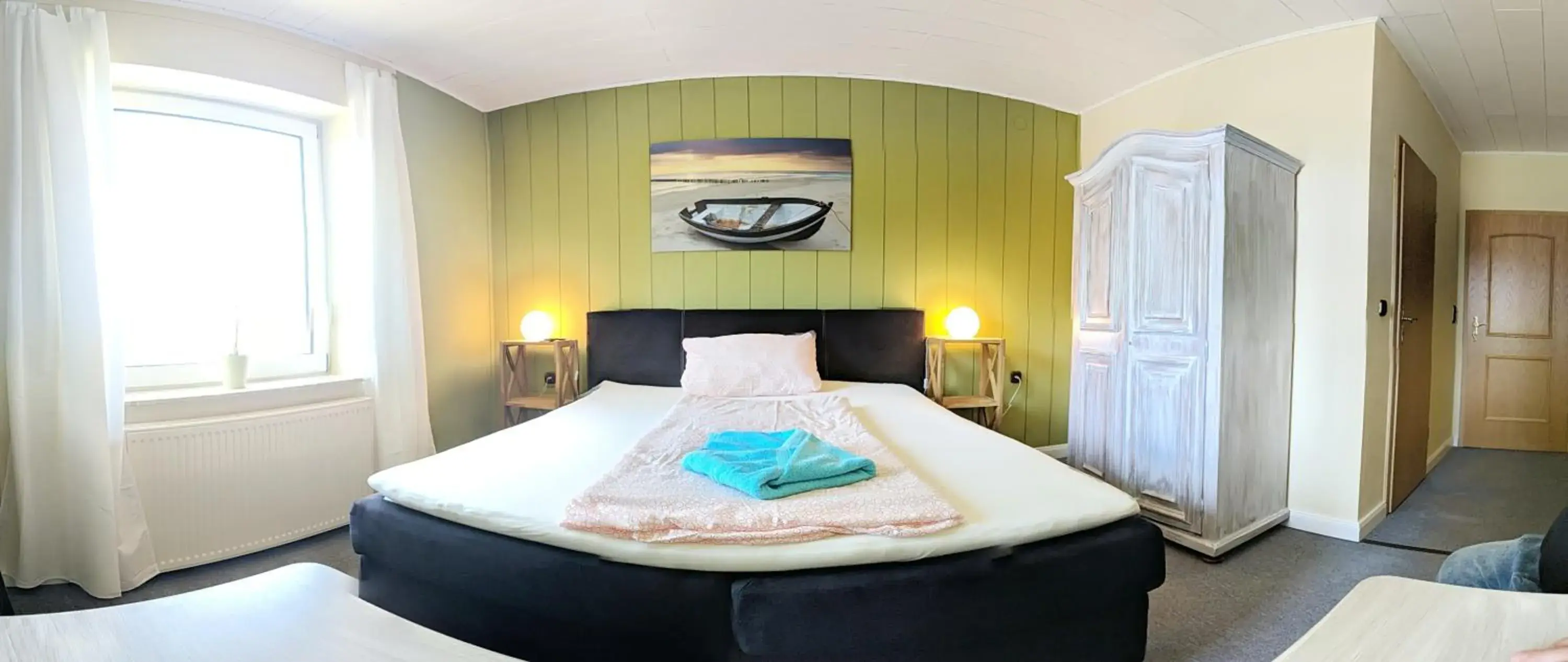 Double Room with Private Bathroom - single occupancy in hotel das deichhaus Double Room with Private Bathroom - single occupancy in hotel das deichhaus