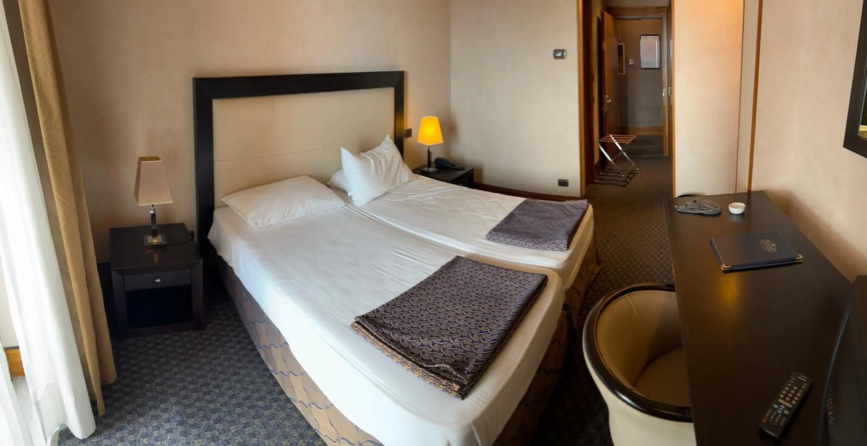 Deluxe Twin Room in Hotel La Fenice Deluxe Twin Room in Hotel La Fenice