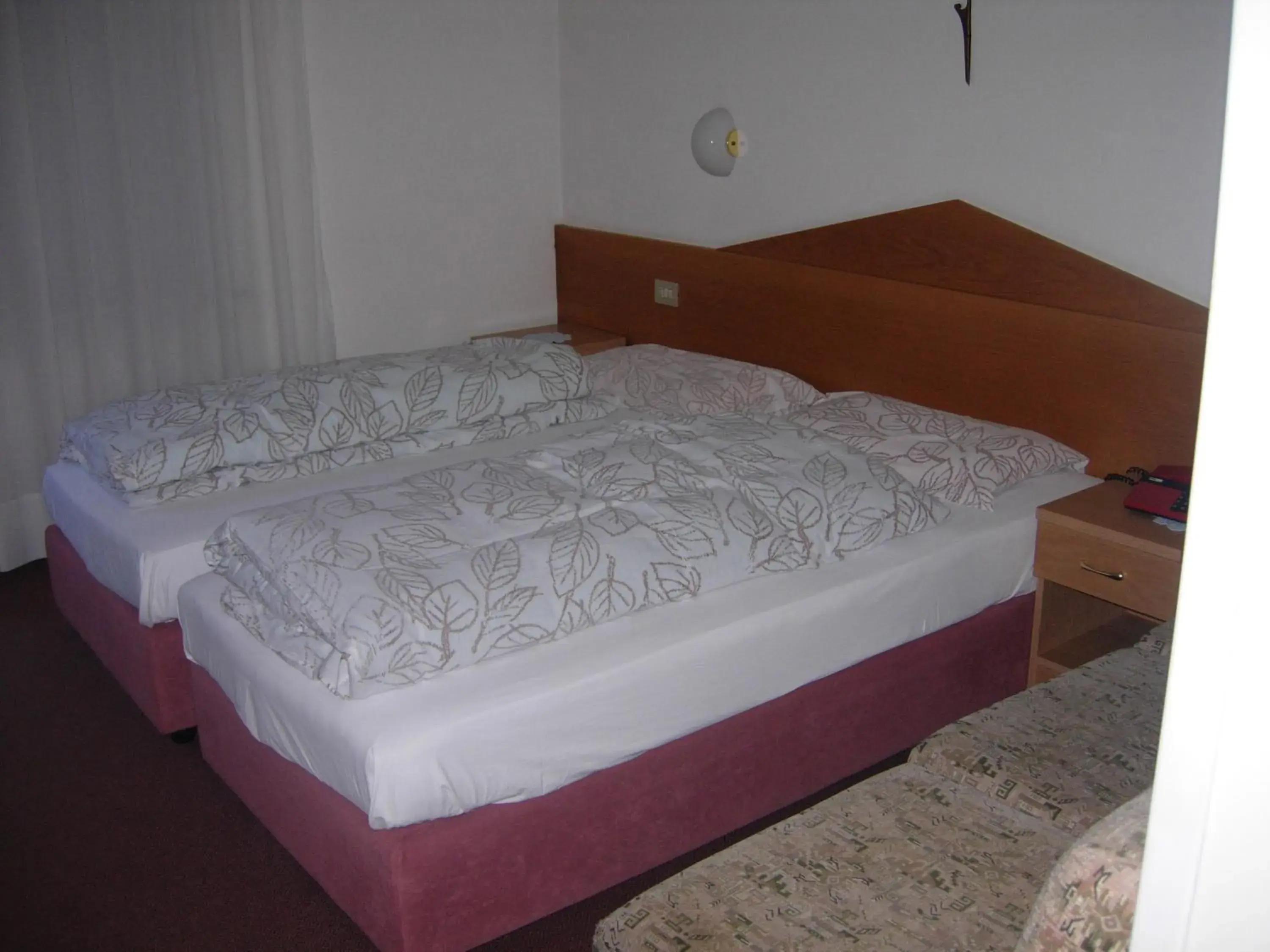 Triple Room in Hotel Albe Triple Room in Hotel Albe