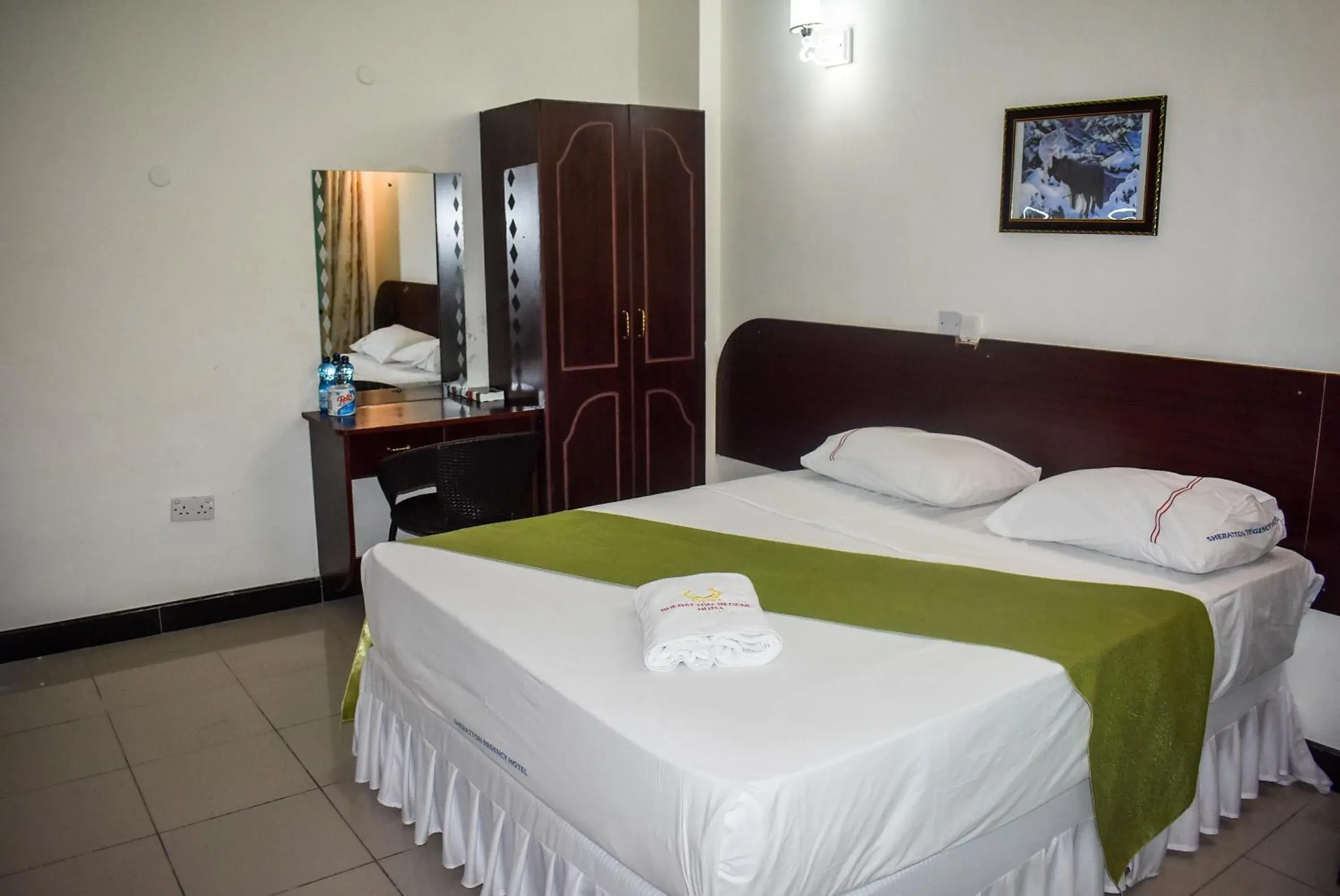 Deluxe Room - single occupancy in Sheratton Regency Hotel Deluxe Room - single occupancy in Sheratton Regency Hotel